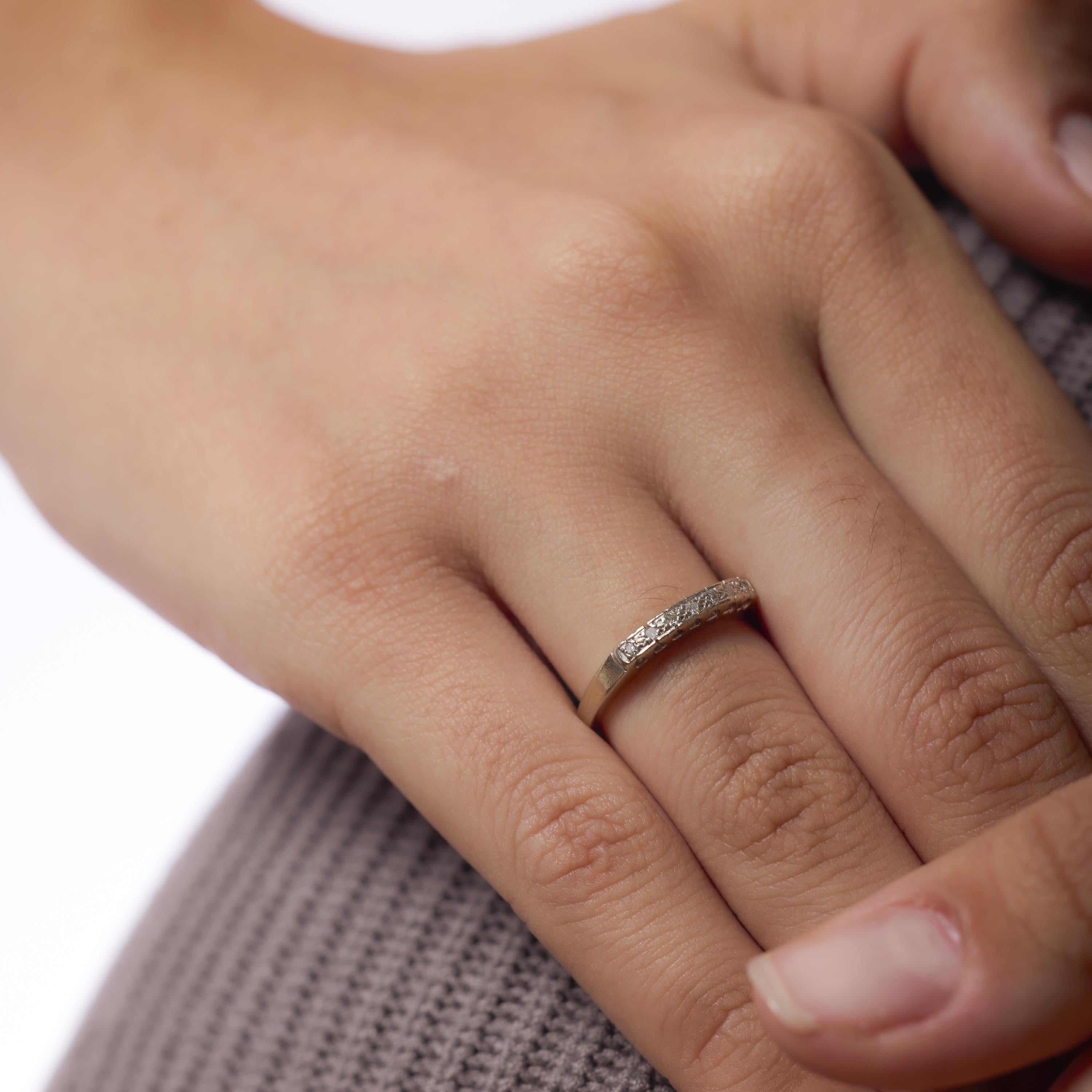 Retro diamond 14k white gold wedding band en Bueno estado para la venta en Beverly Hills, CA