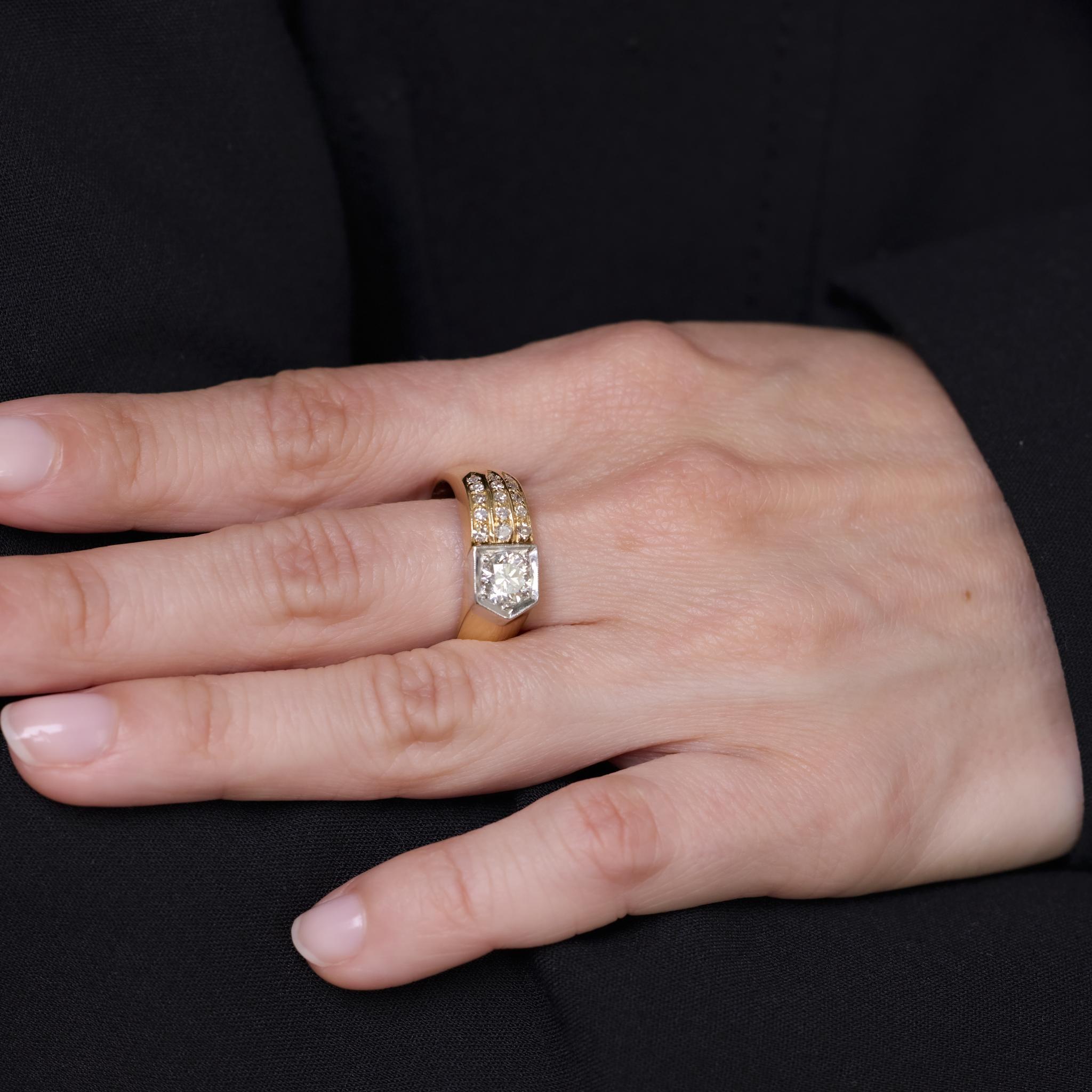 Rétro Bague rétro en or jaune 14k et platine avec diamants en vente