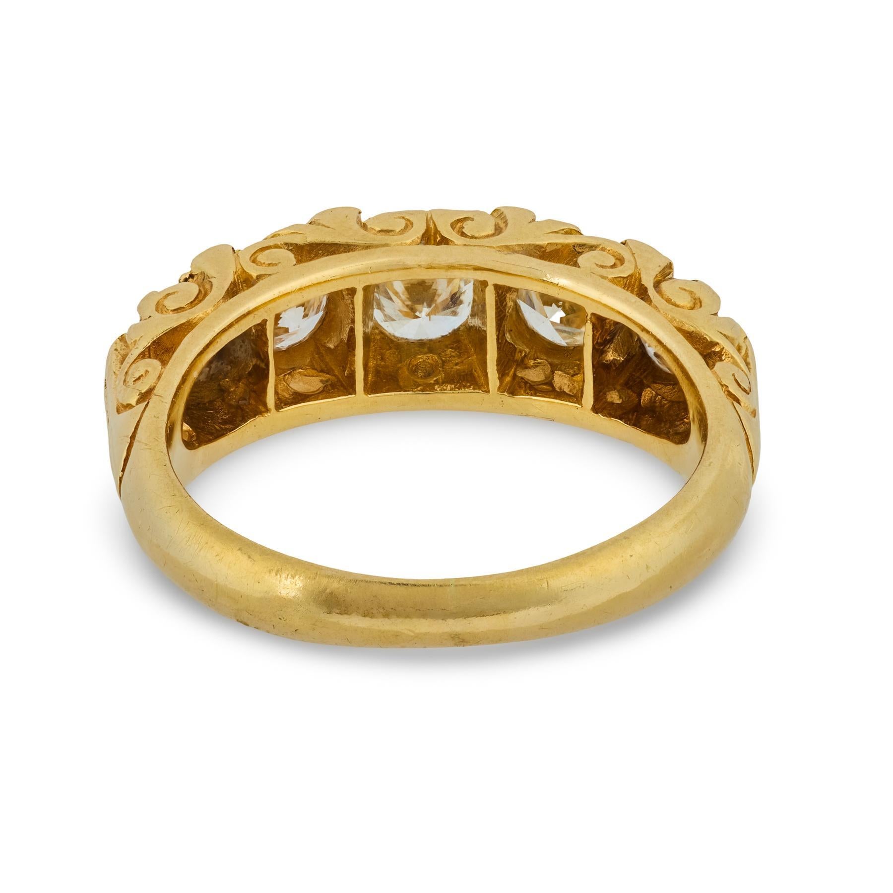 Donna Fascia con diamante retrò in oro giallo 14 carati con cinque pietre in vendita