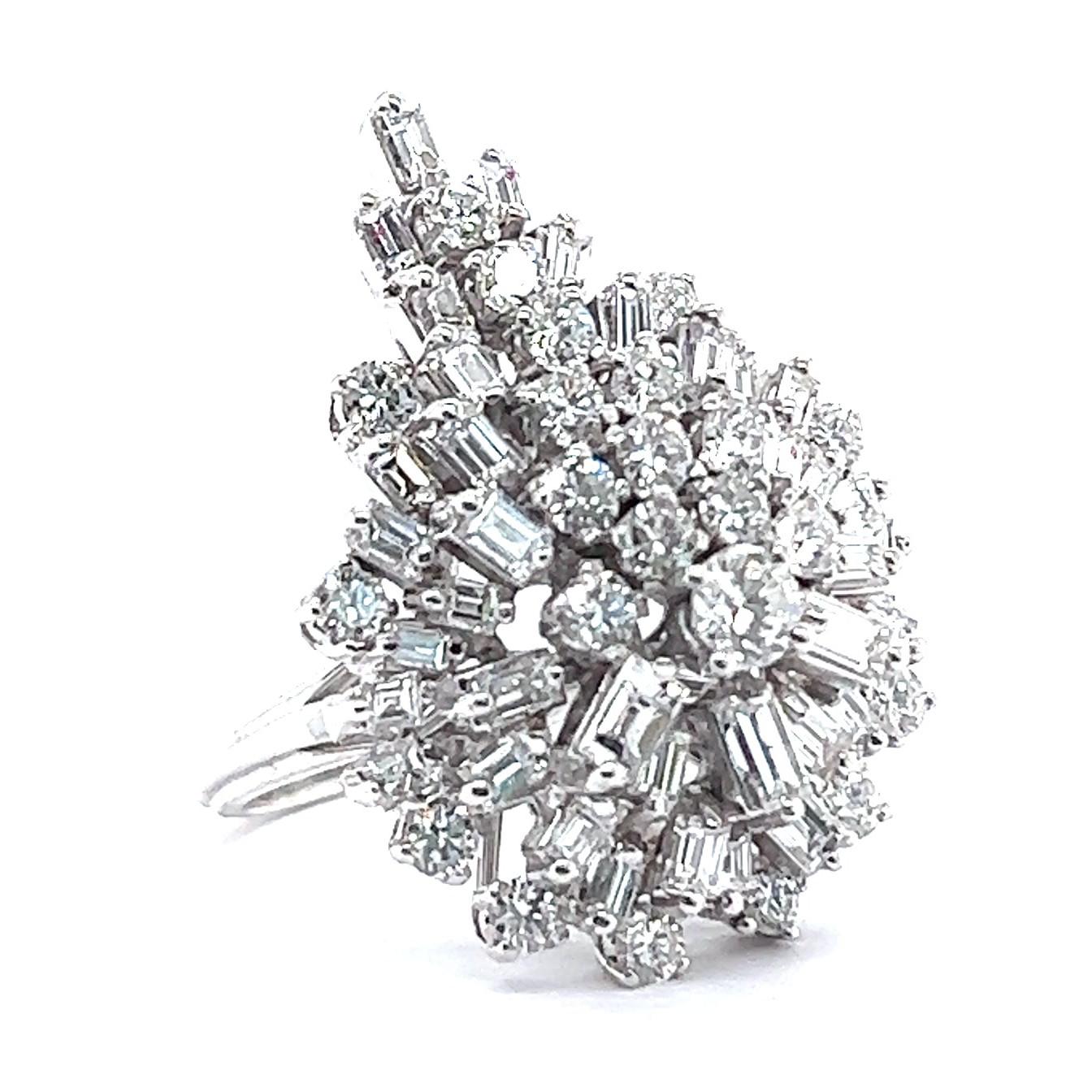 Retro Diamond 18 Karat Cluster Cocktail Ring In Excellent Condition In Beverly Hills, CA