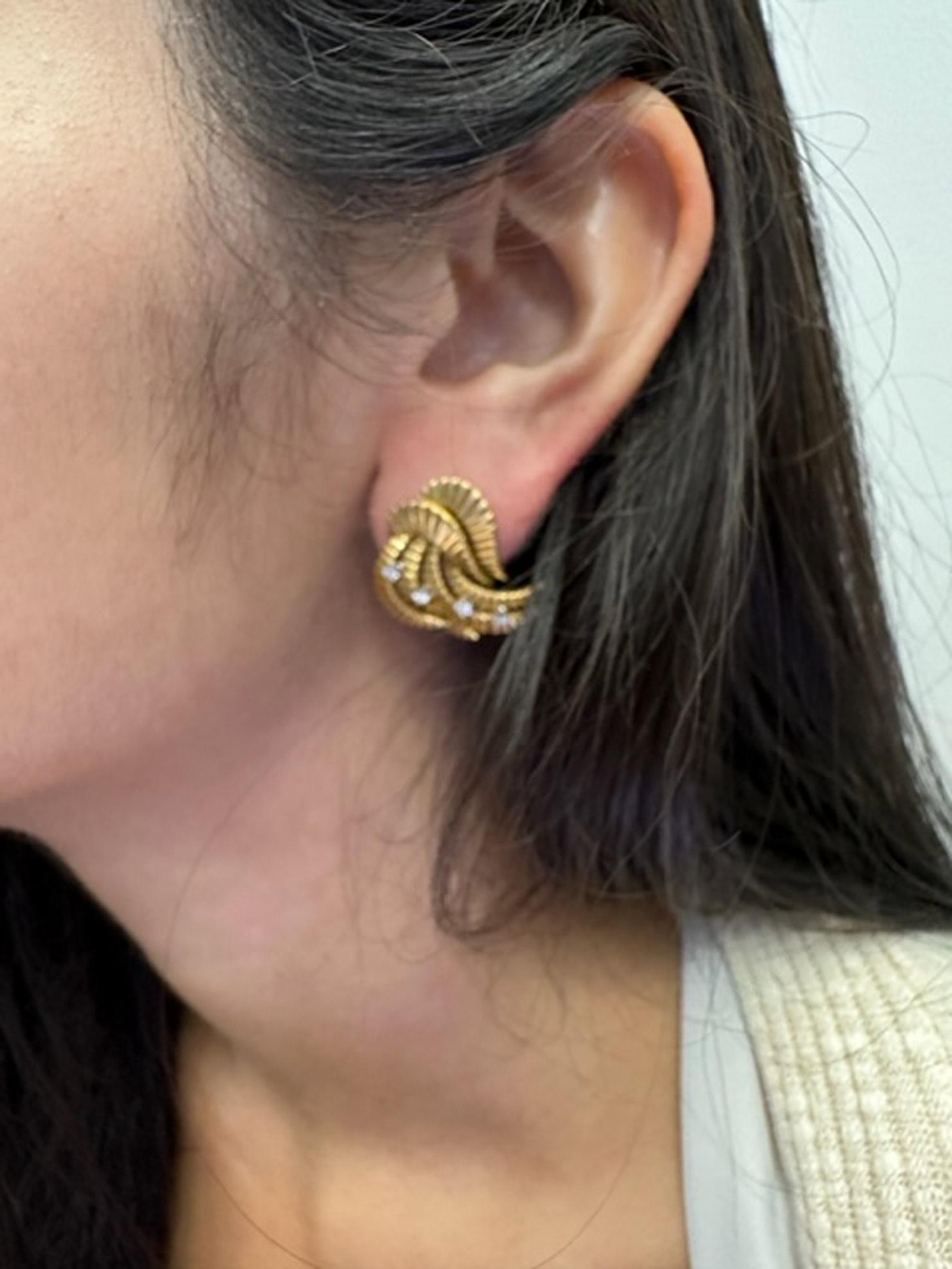 Women's or Men's Retro Diamond 18 Karat Yellow Gold Ear Clips For Sale