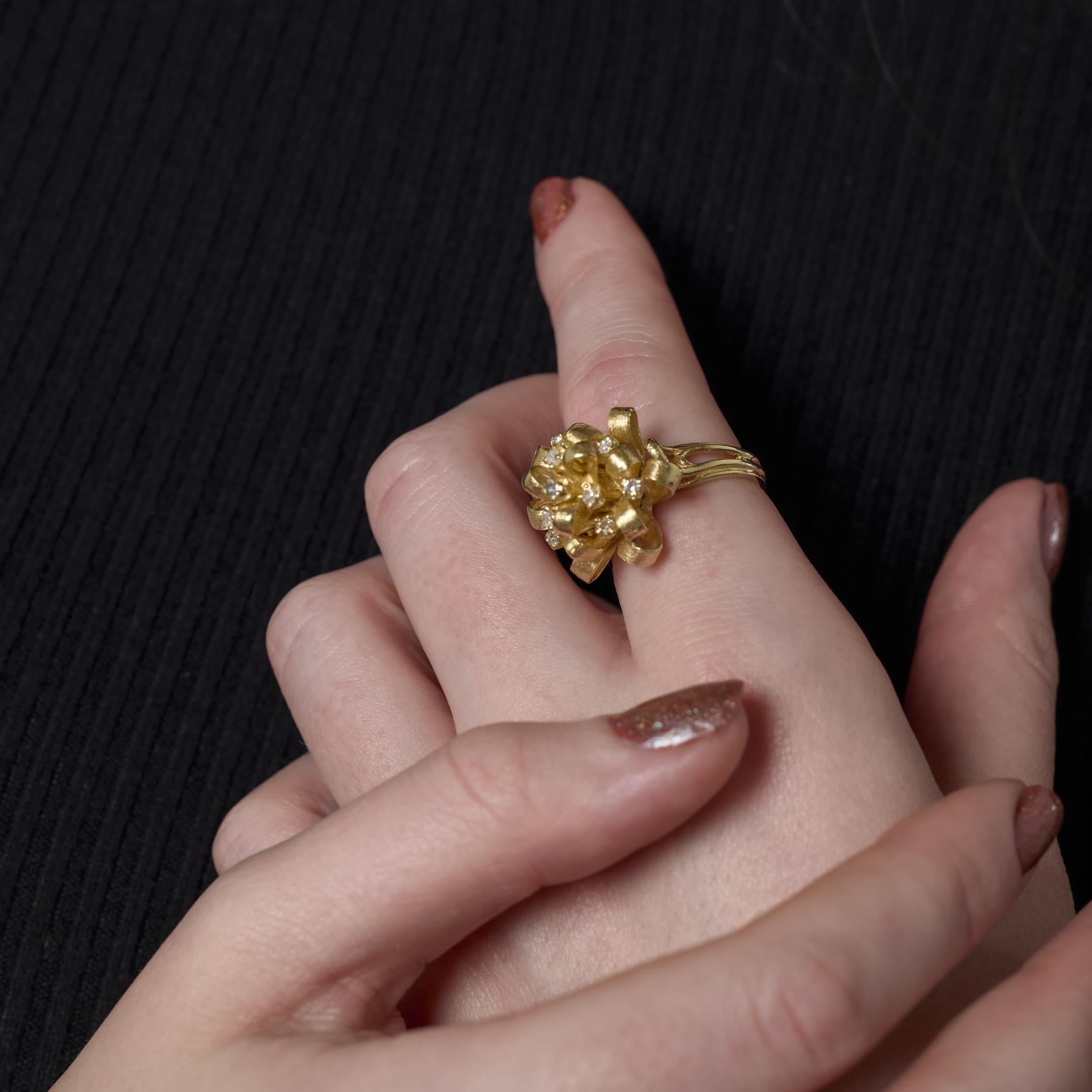De las mujeres Anillo de cóctel retro de oro amarillo de 18k con diamantes en venta