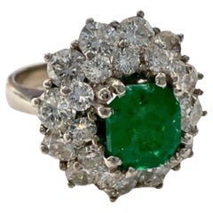 Retro Diamond and Emerald 18K Gold Ring