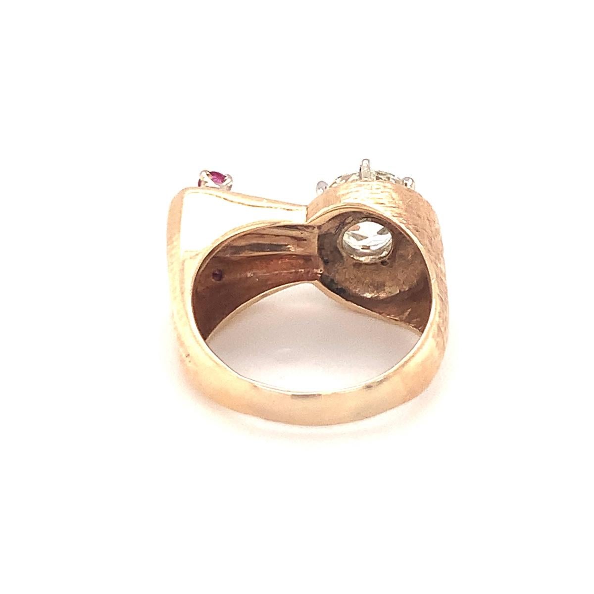 Retro Diamond and Ruby 14K Rose Gold Ring, circa 1940s For Sale 1