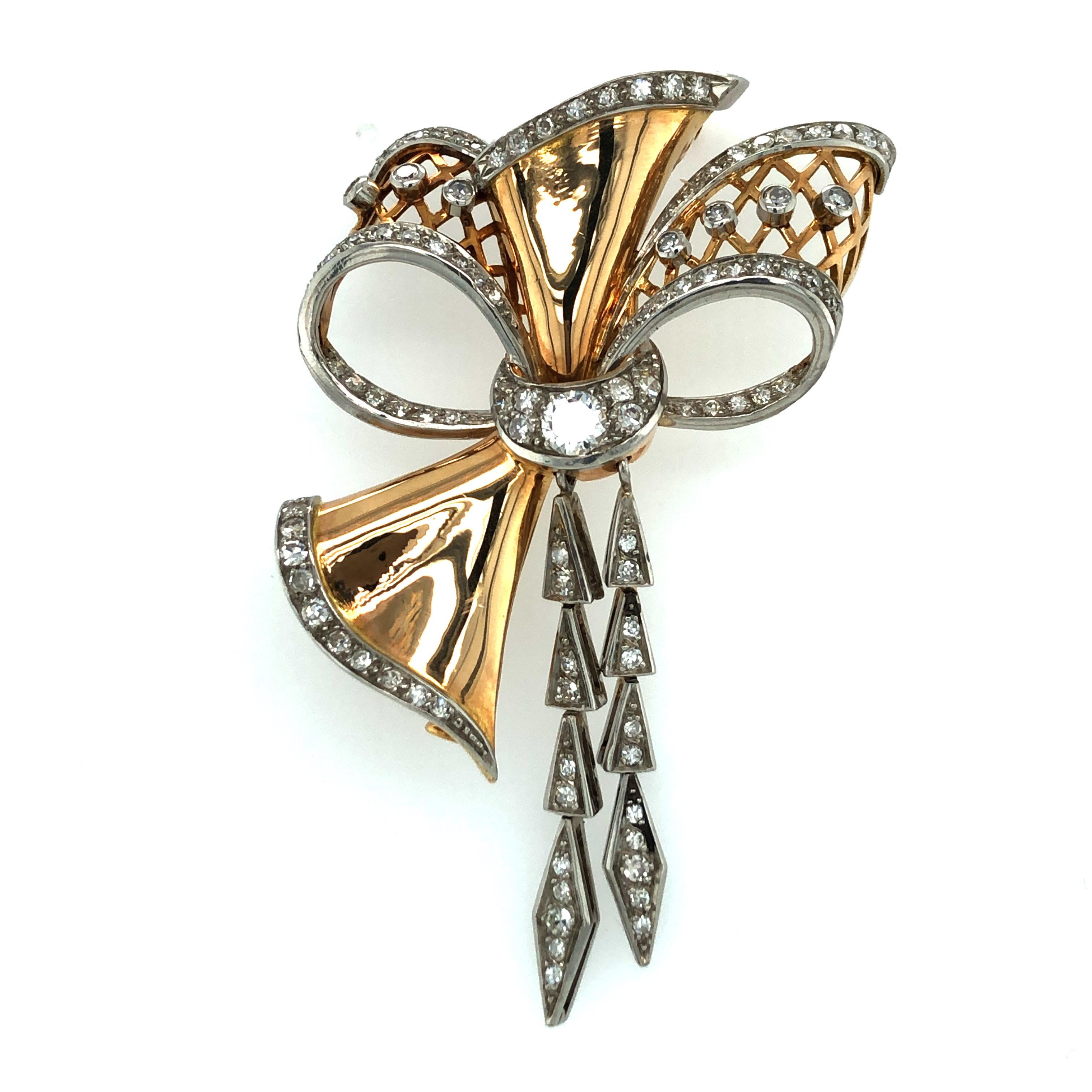Retro Diamond Bow Brooch in 18 Karat Rose Gold and Platinum 950 For Sale 1