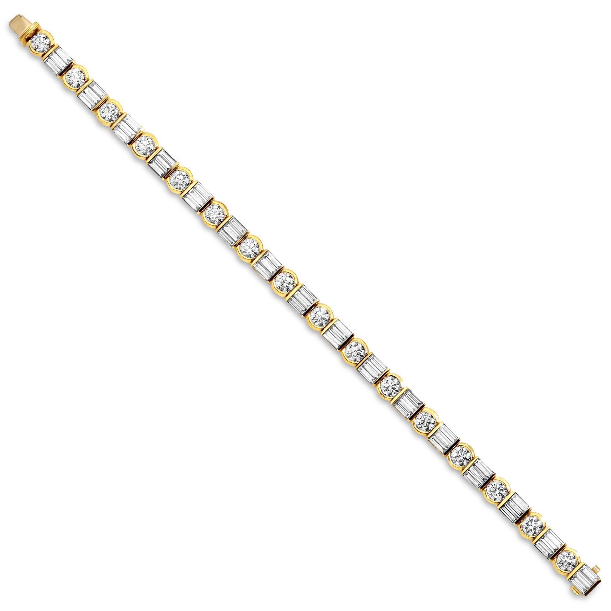 Il est accompagné d'une évaluation gemmologique par la GIA (GG/AJP).
Tous les diamants sont naturels
16 diamants ronds = 6,00 carats
48 diamants baguettes = 4,90 carats
Métal : Or jaune 18K
Longueur du bracelet : 7 pouces