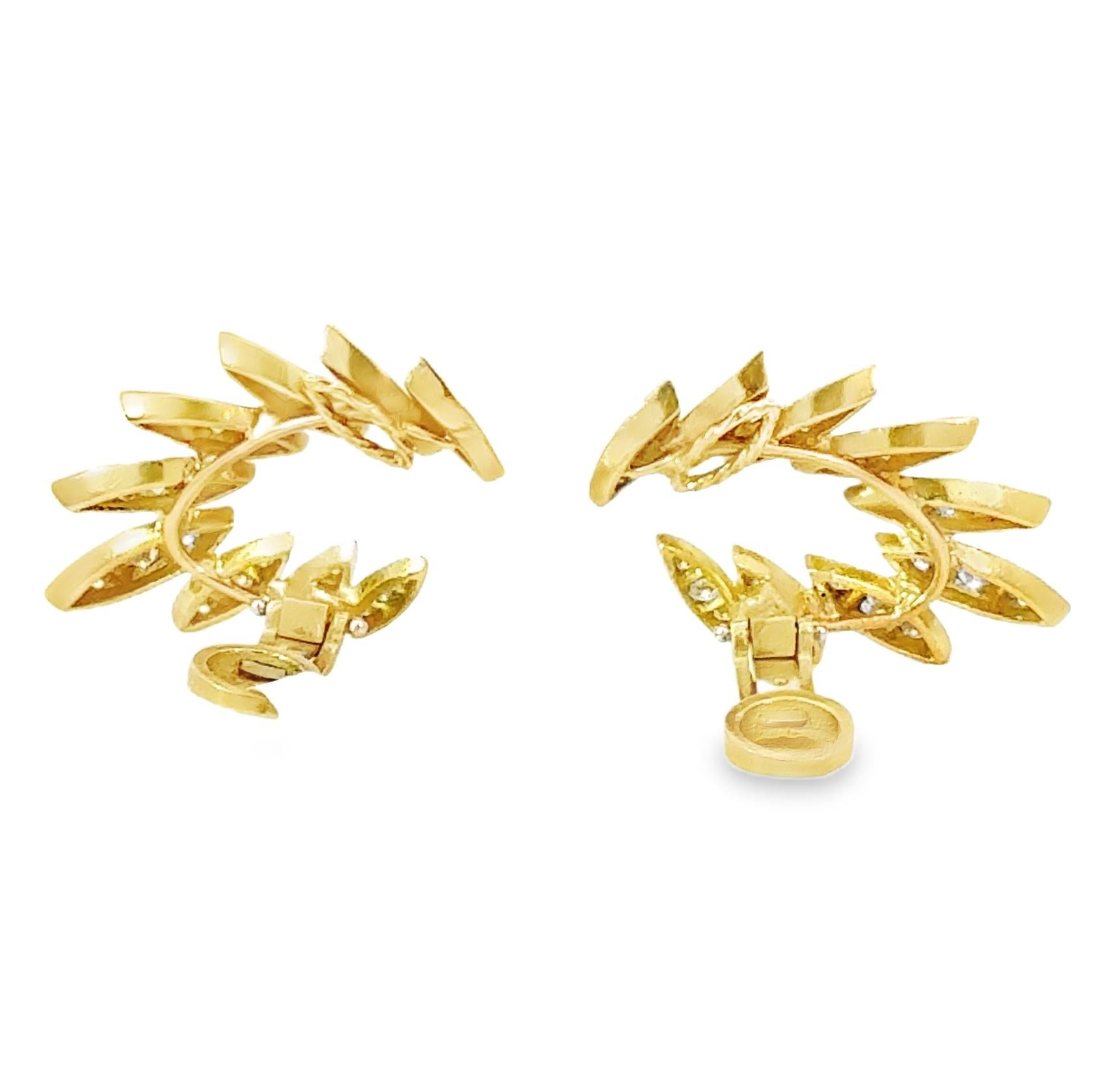 Retro Diamond Ear Climber Earrings in 18K Yellow Gold, Lever Back Clip-On In Excellent Condition For Sale In Beverly Hills, CA