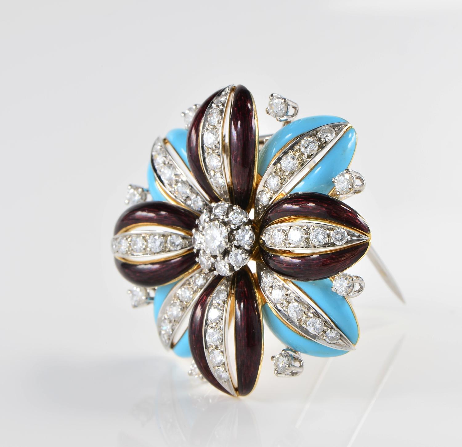 Taille brillant Broche rétro en forme de fleur en émail et diamants 18 KT en vente