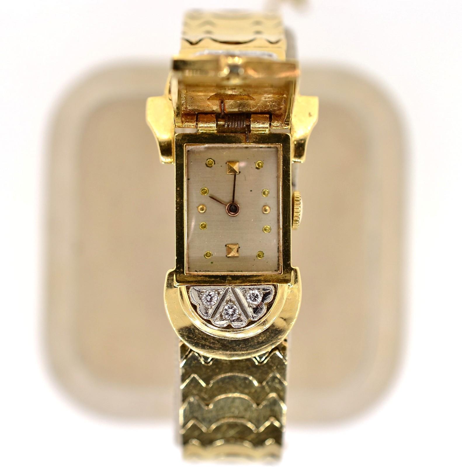 Trapezoid Cut Retro Diamond Gold Cover Watch For Sale