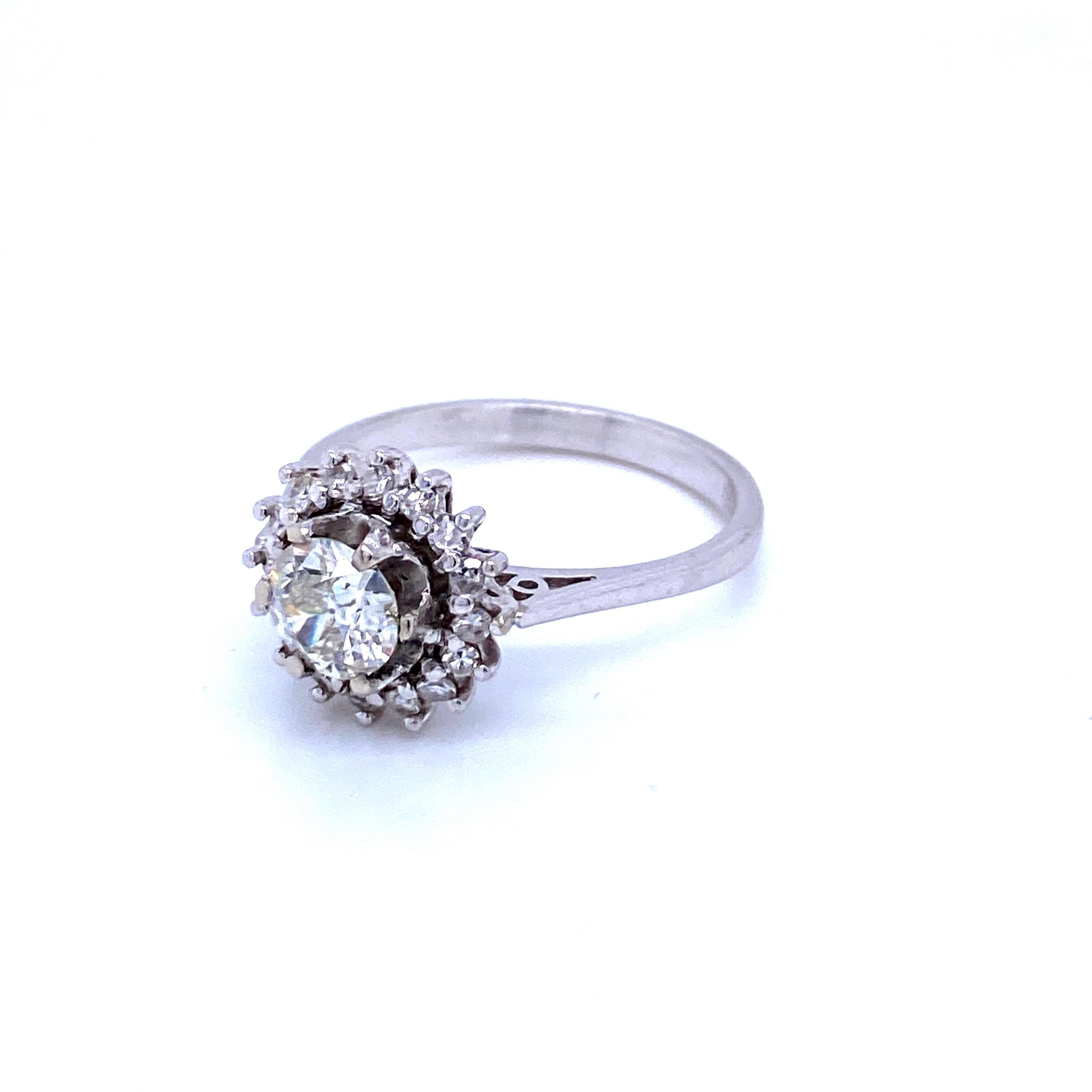Retro Diamond Gold Solitaire Ring In Excellent Condition For Sale In Napoli, Italy