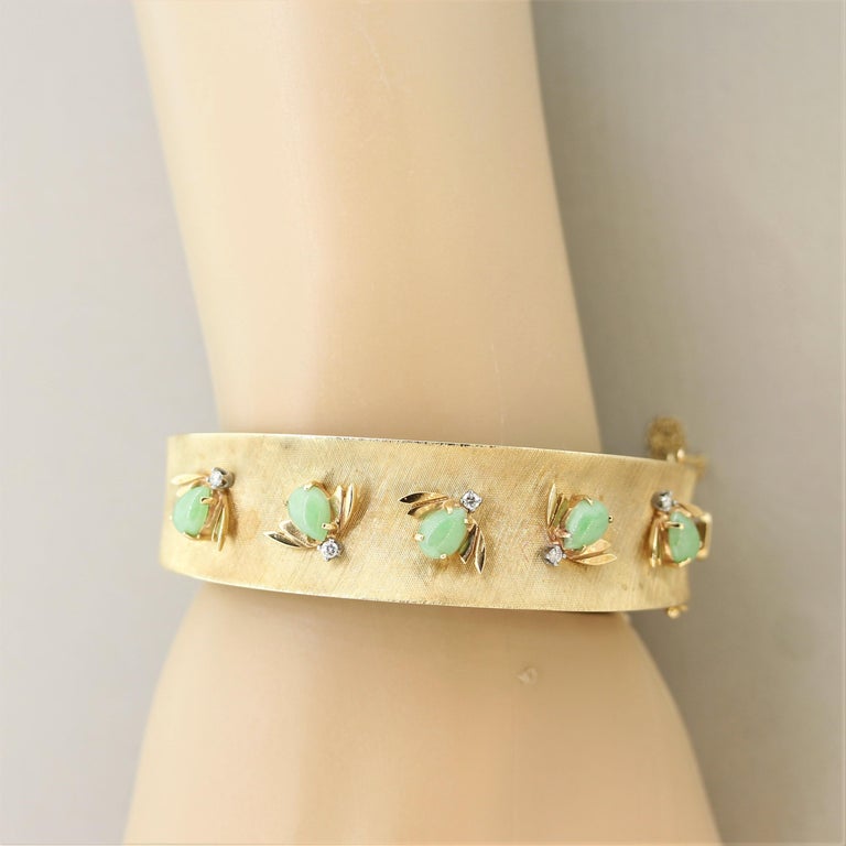 Retro Diamond Jade Gold Bee Bangle Bracelet For Sale 3