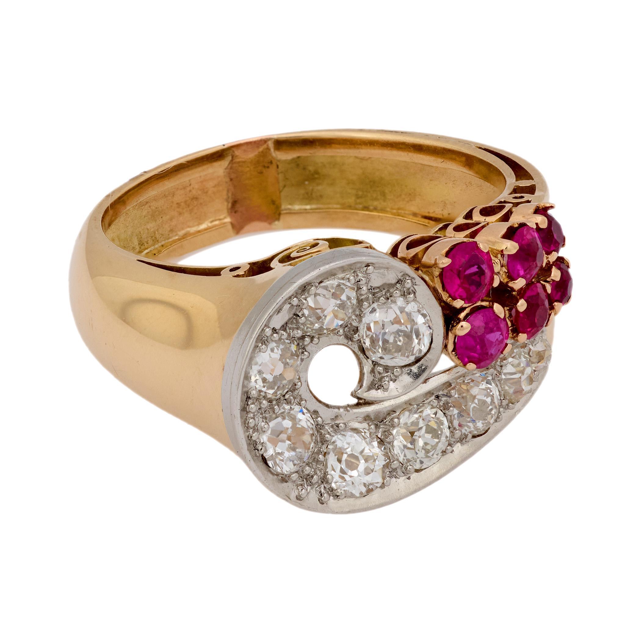 Taille vieille mine Bague rétro diamant rubis or jaune 18k en vente