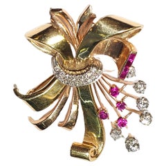 Broche Retro de Oro Multitono con Diamantes y Rubíes