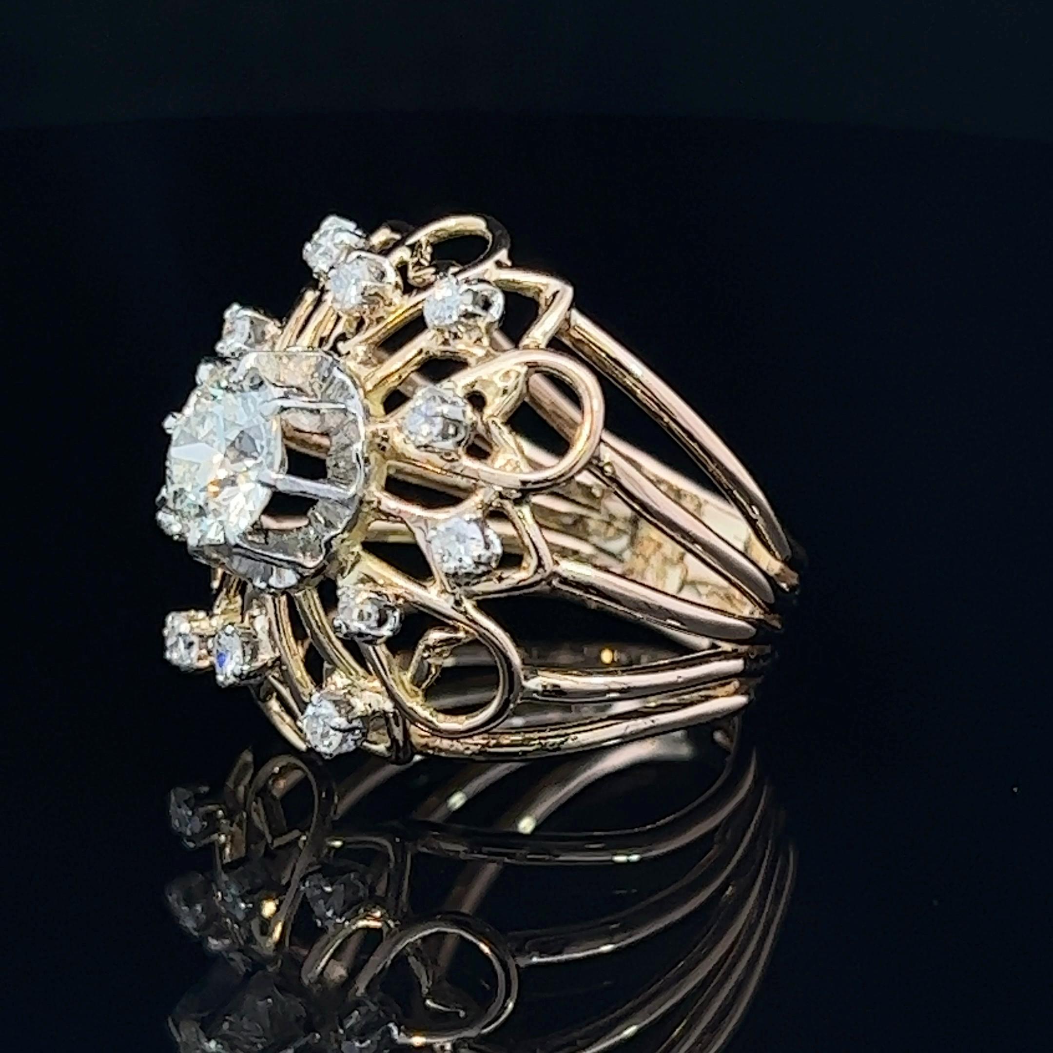 Retro Diamond Set Flower Ring Circa 1940s In Good Condition For Sale In ADELAIDE, SA