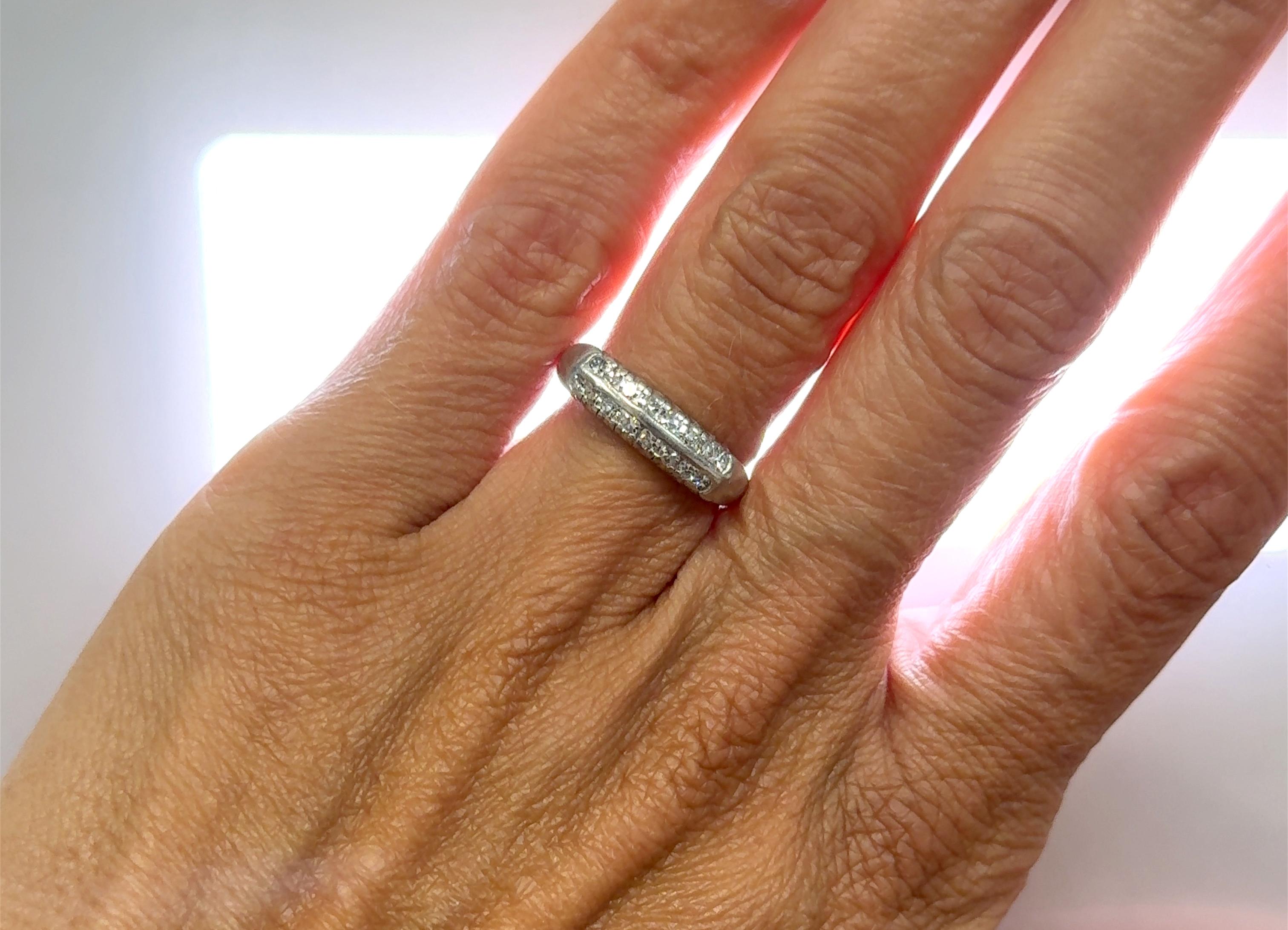 Retro Diamond Wedding Anniversary Band Mined .50ct 1953 Platinum Hartzberg en vente 2