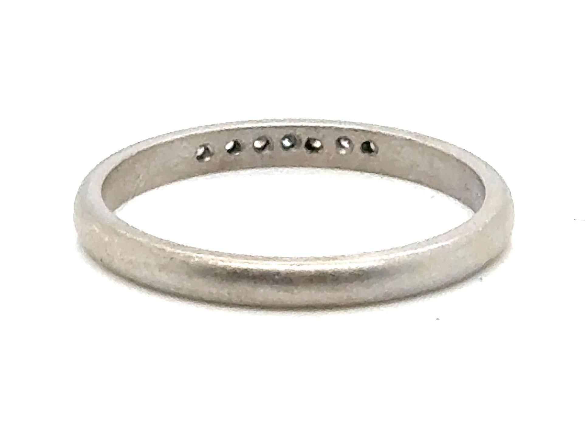 Women's Retro Diamond Wedding Ring Anniversary Band Mined .10ct Platinum Original 1940's For Sale