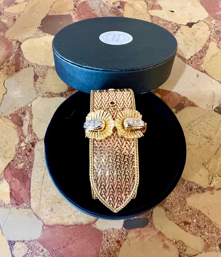Retro Diamonds 18 Carats Yellow Gold Belt Bracelet For Sale at 1stDibs