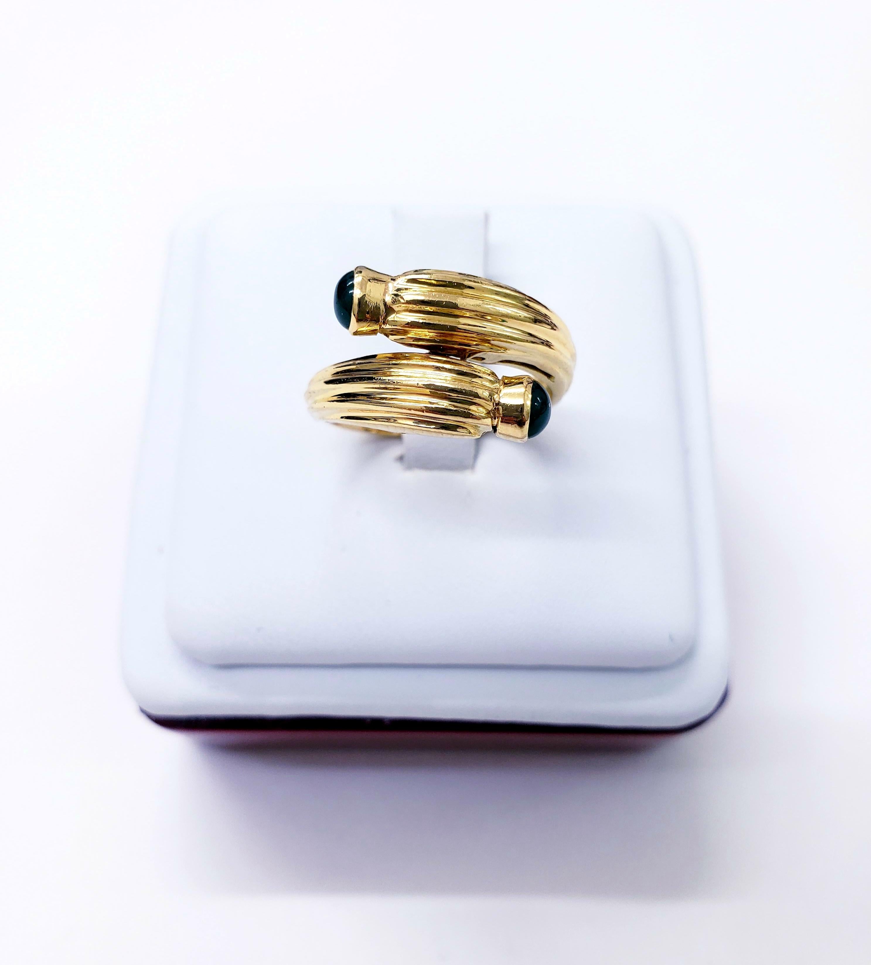 Retro Duo Emerald Cabochon 18 Karat Gold Cluster Ring In Excellent Condition For Sale In Miami, FL
