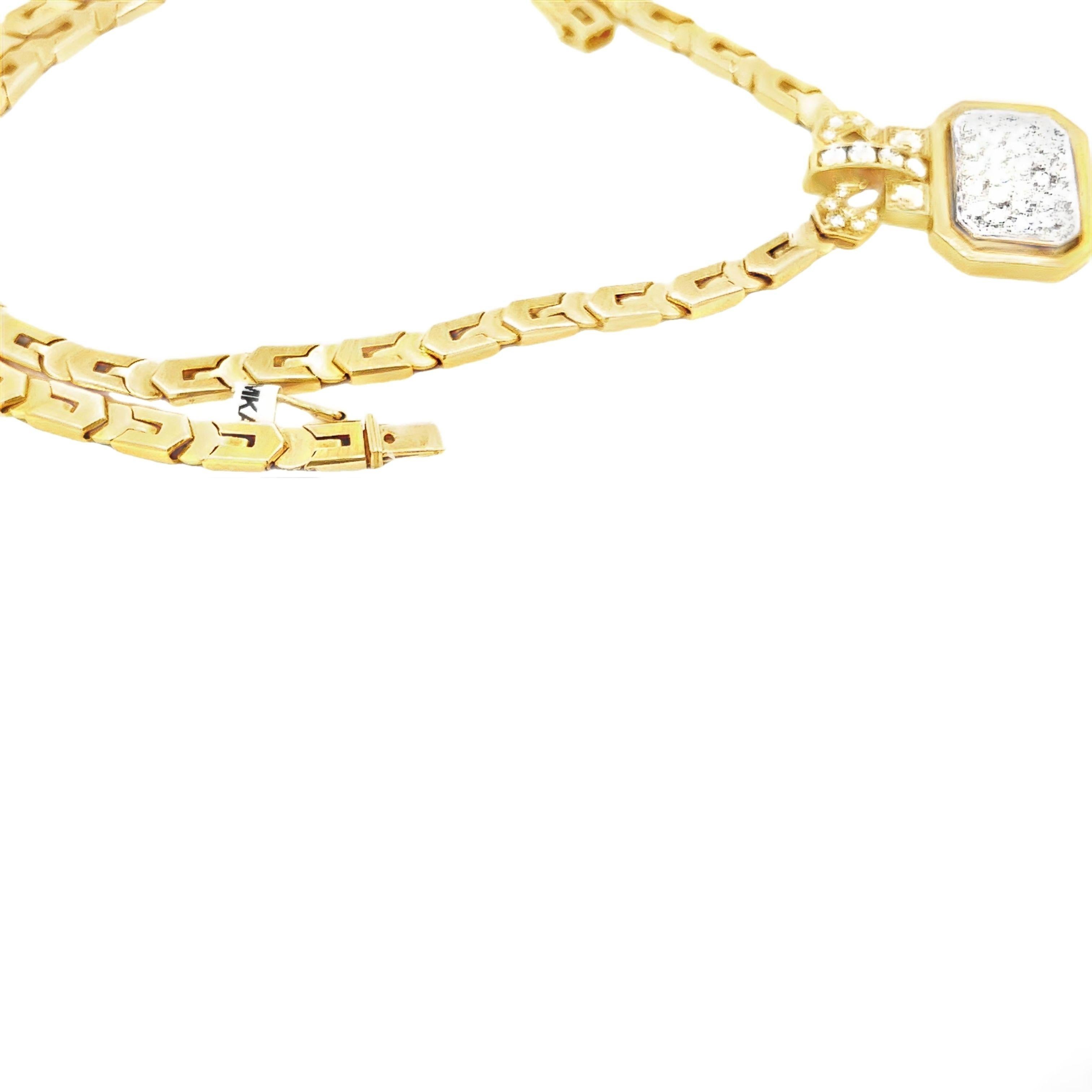 Donna Collana egiziana bizantina con ciondolo geometrico e diamante a catena in vendita