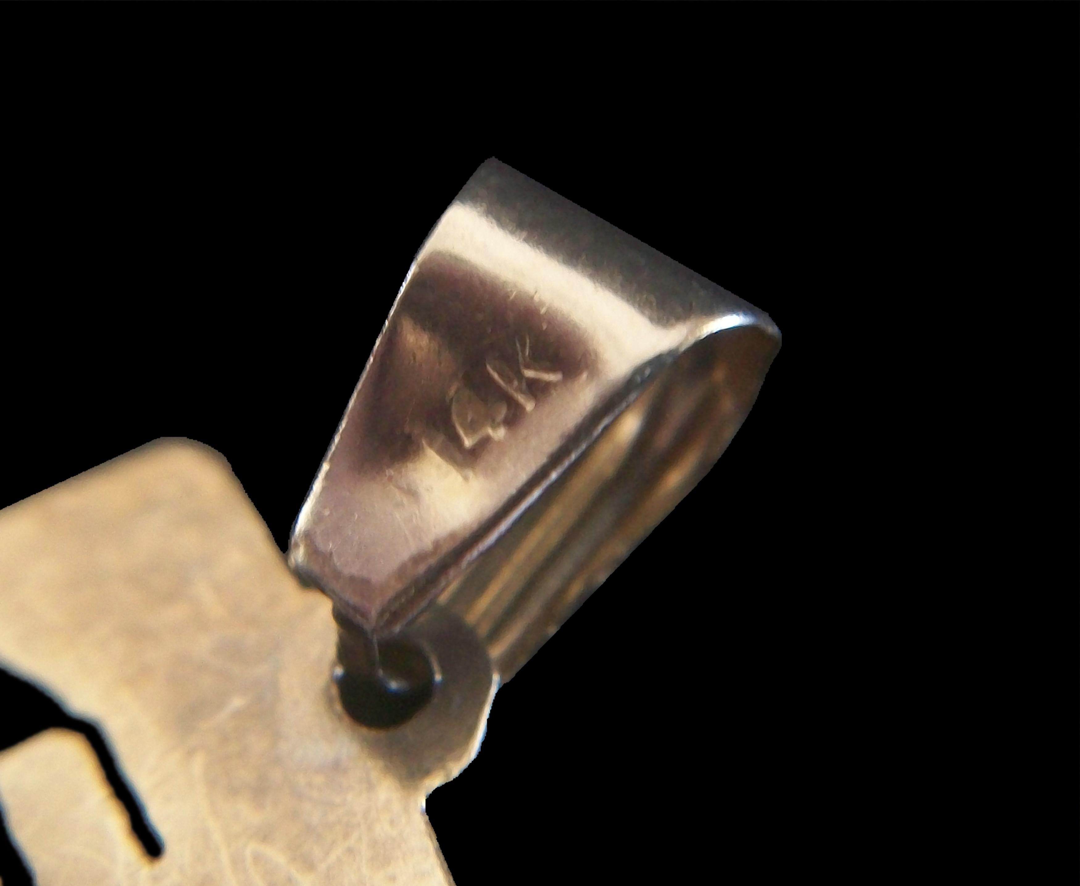 Collier pendentif Retro Elvis - Or jaune 14K - U.S.A. - Circa 1970's en vente 7