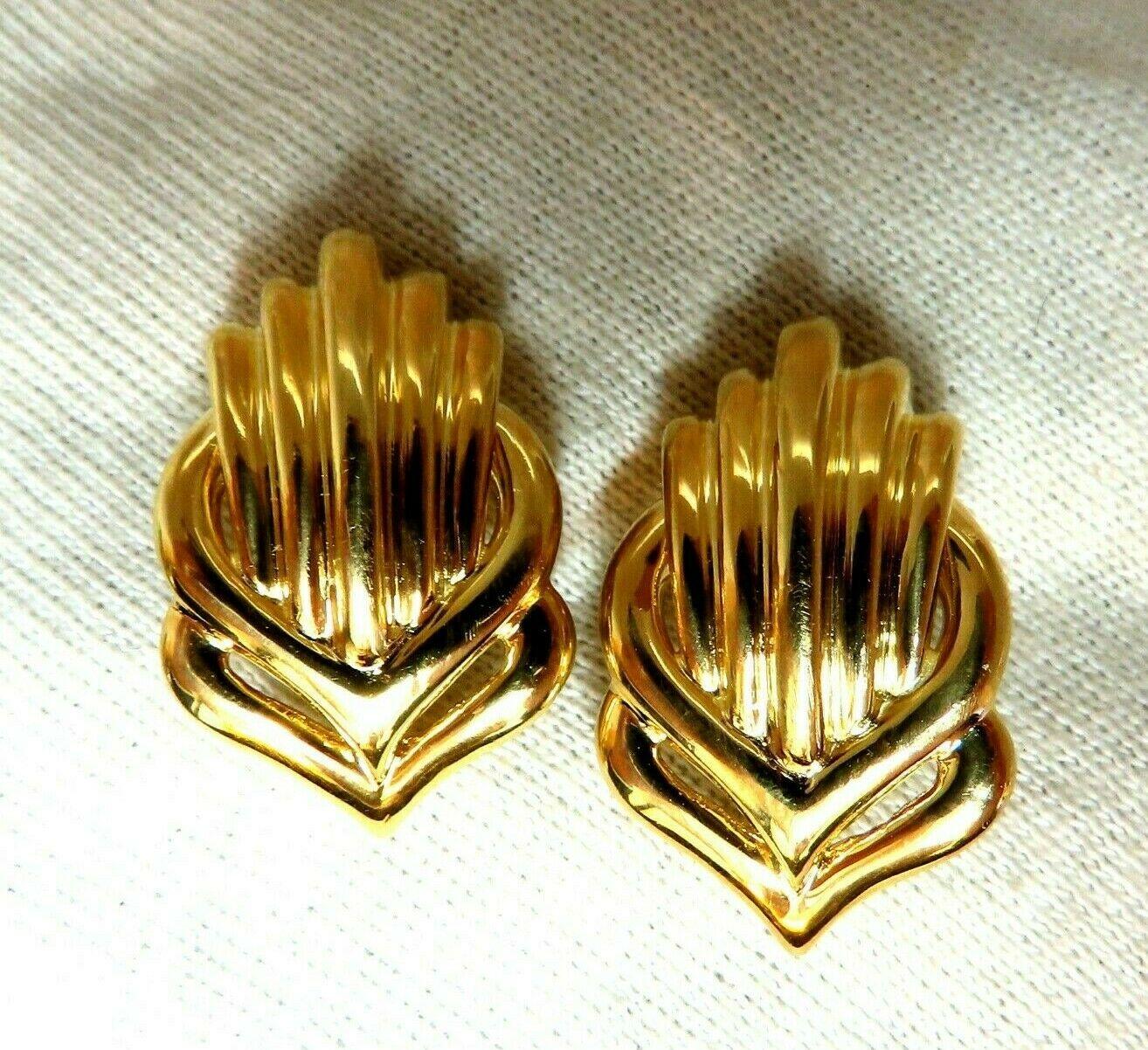 Women's or Men's Retro Emblem Shell Statement Clip Gold Earrings 18 Karat Omega For Sale