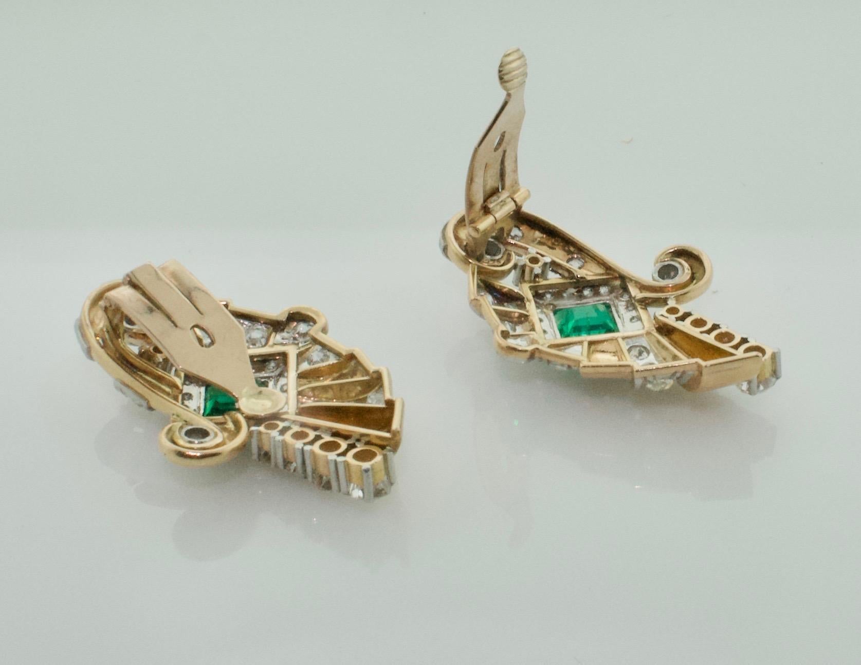 Women's or Men's Retro Emerald and Diamond Earrings in 18 Karat and Platinum, circa 1940s For Sale