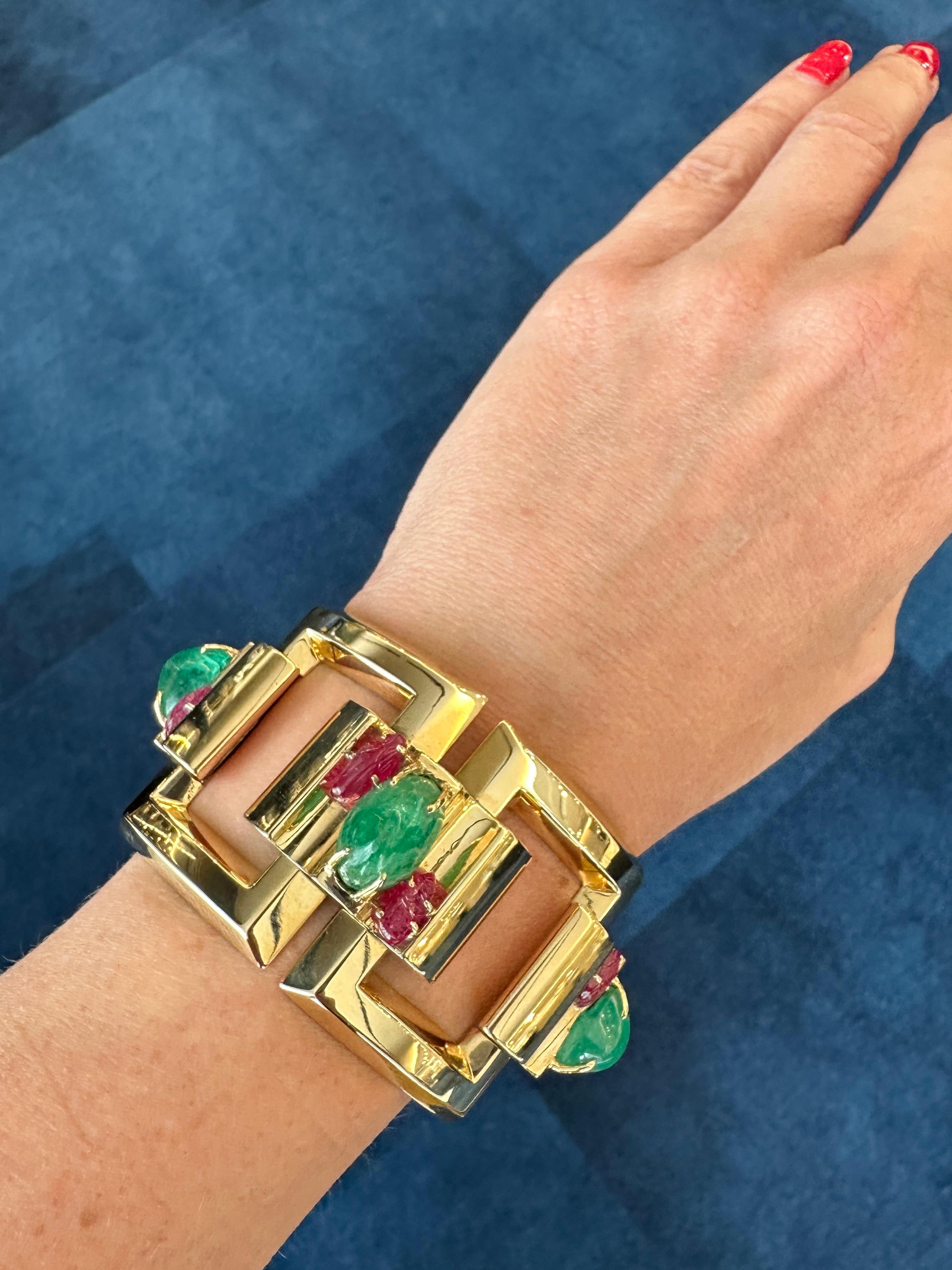 Women's Retro Emerald and Ruby 14K Gold Square Large Link Bracelet For Sale