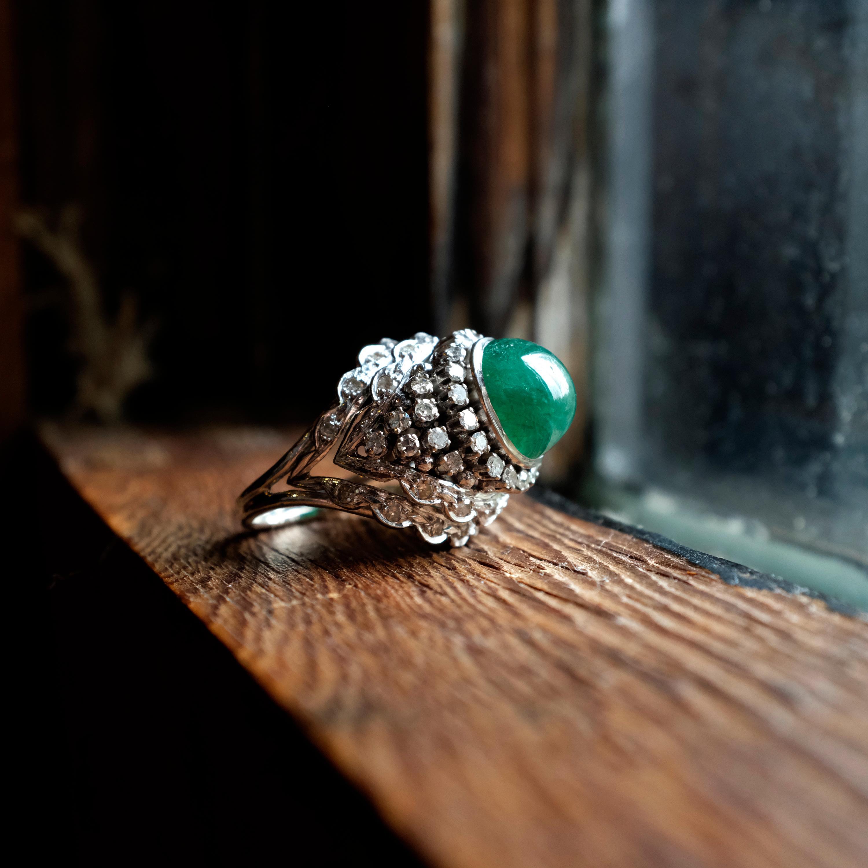 Emerald Ring with Diamonds Retro Era 10