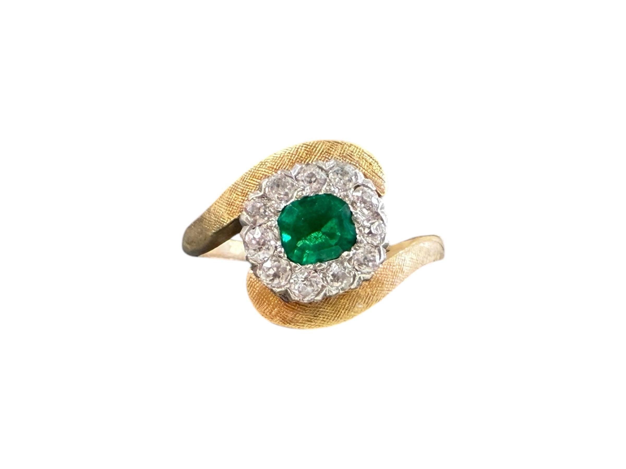 Women's Retro Emerald & Diamond Cocktail Ring 14K Yellow Gold For Sale