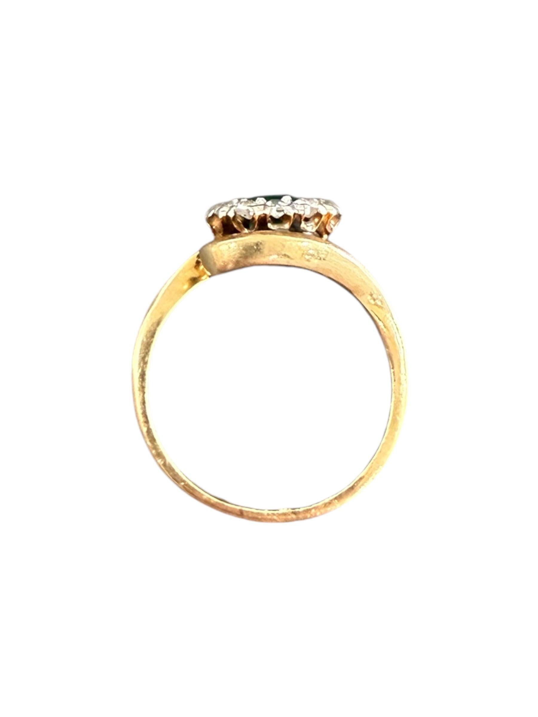 Retro Emerald & Diamond Cocktail Ring 14K Yellow Gold For Sale 3