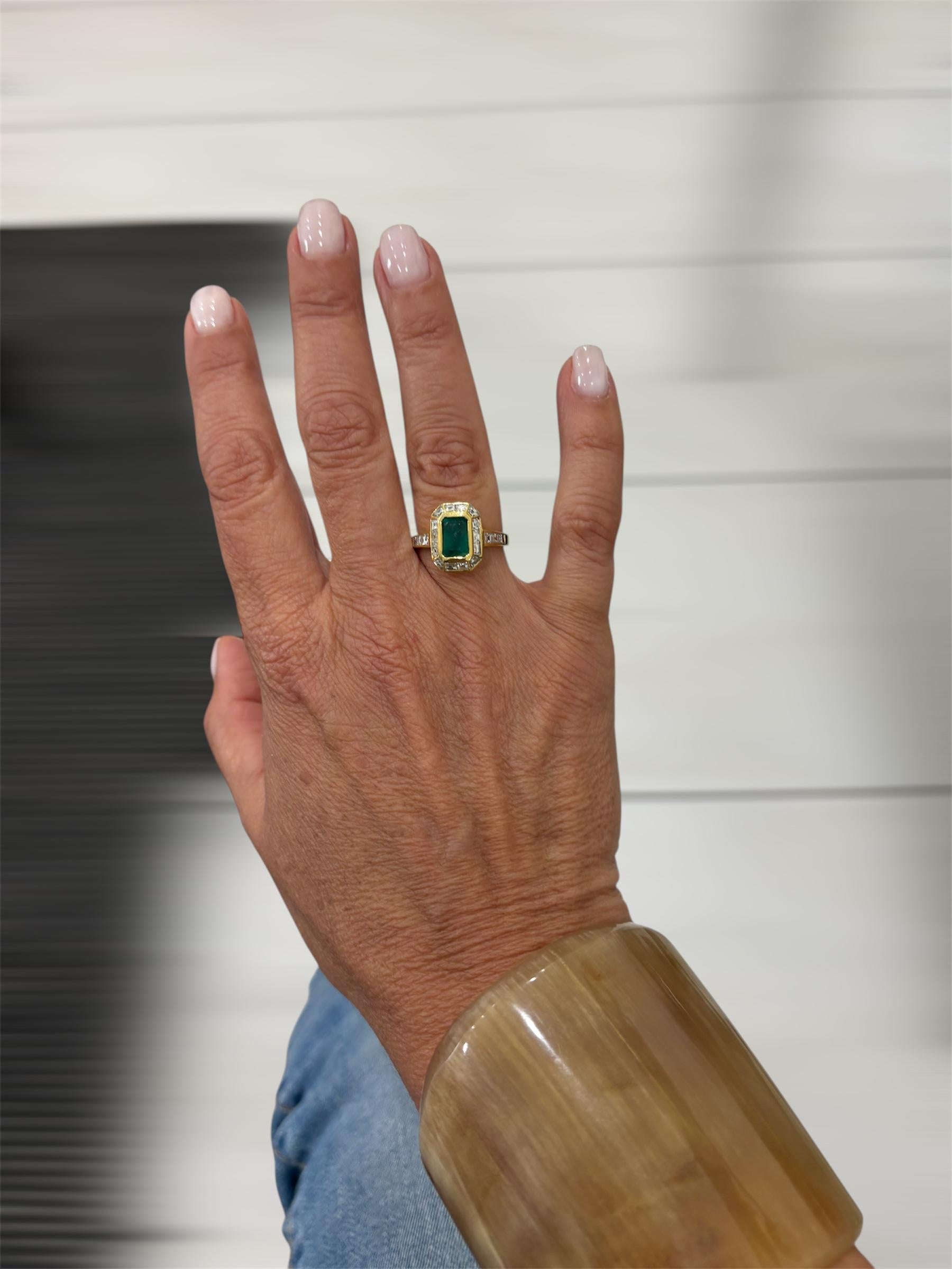 Retro Smaragd-Diamant-Goldring im Angebot 3