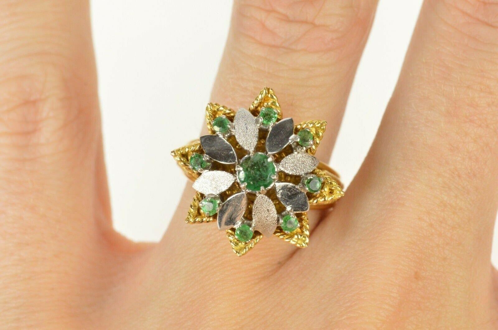 Retro Emerald Flower Gold Ring For Sale 1