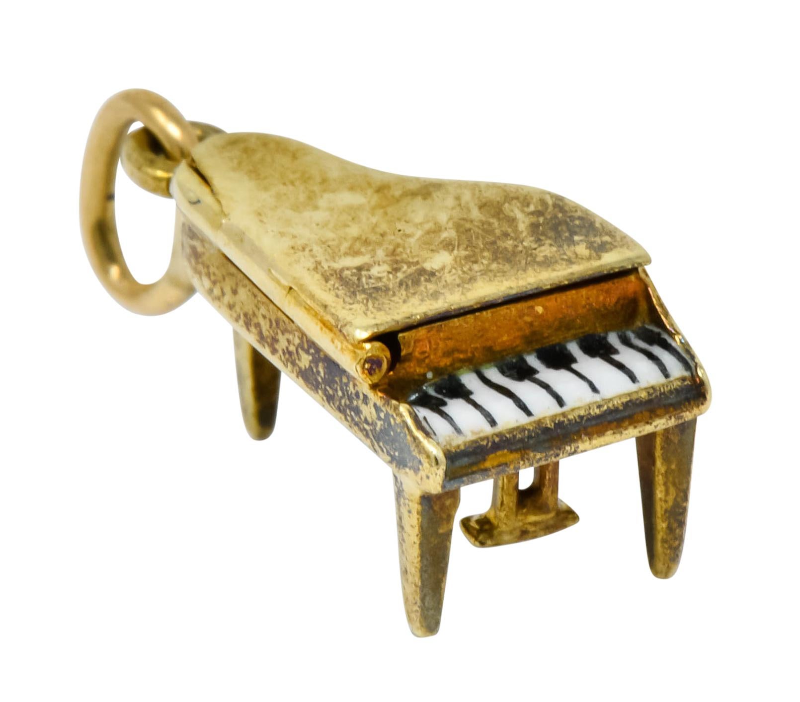 Retro Enamel 14 Karat Gold Articulated Hidden Heart Piano Charm In Excellent Condition In Philadelphia, PA