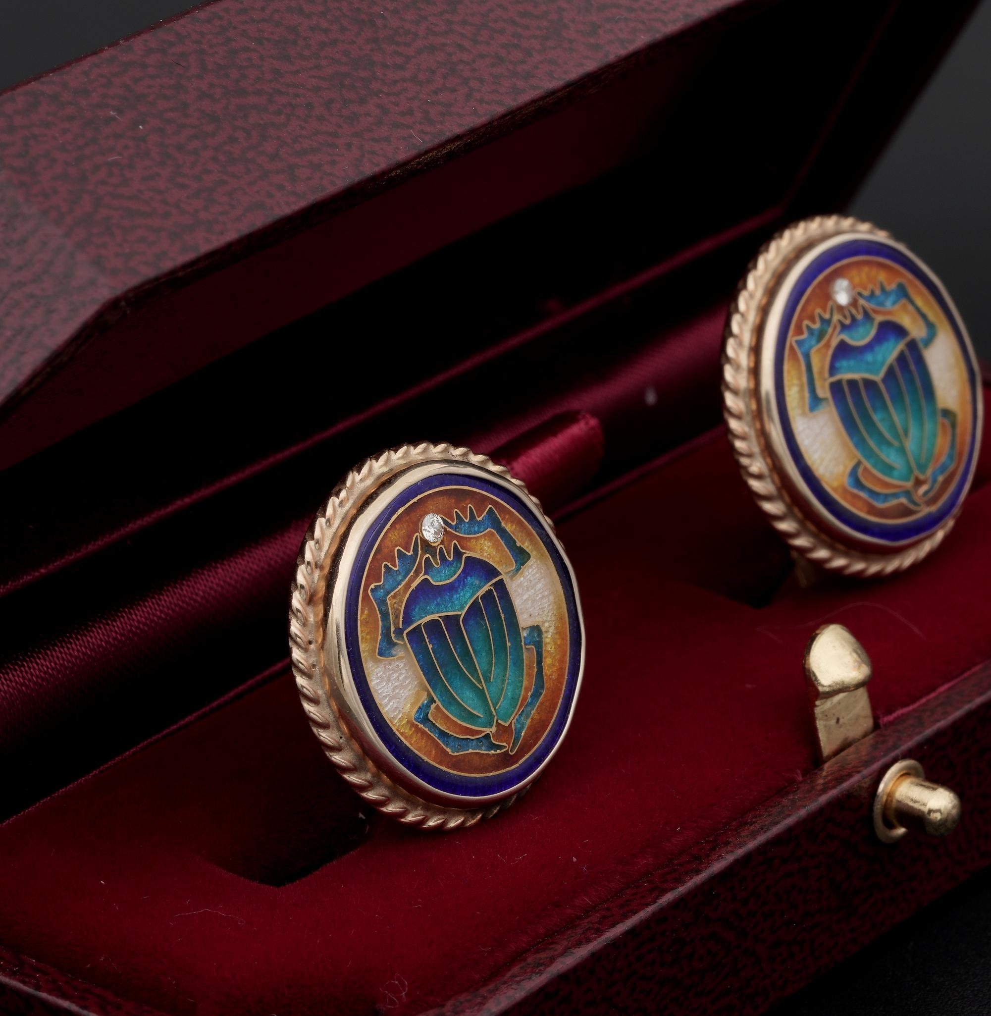 Retro Enamelled Scarab Diamond 18 KT Large Gent Cufflinks In Good Condition For Sale In Napoli, IT
