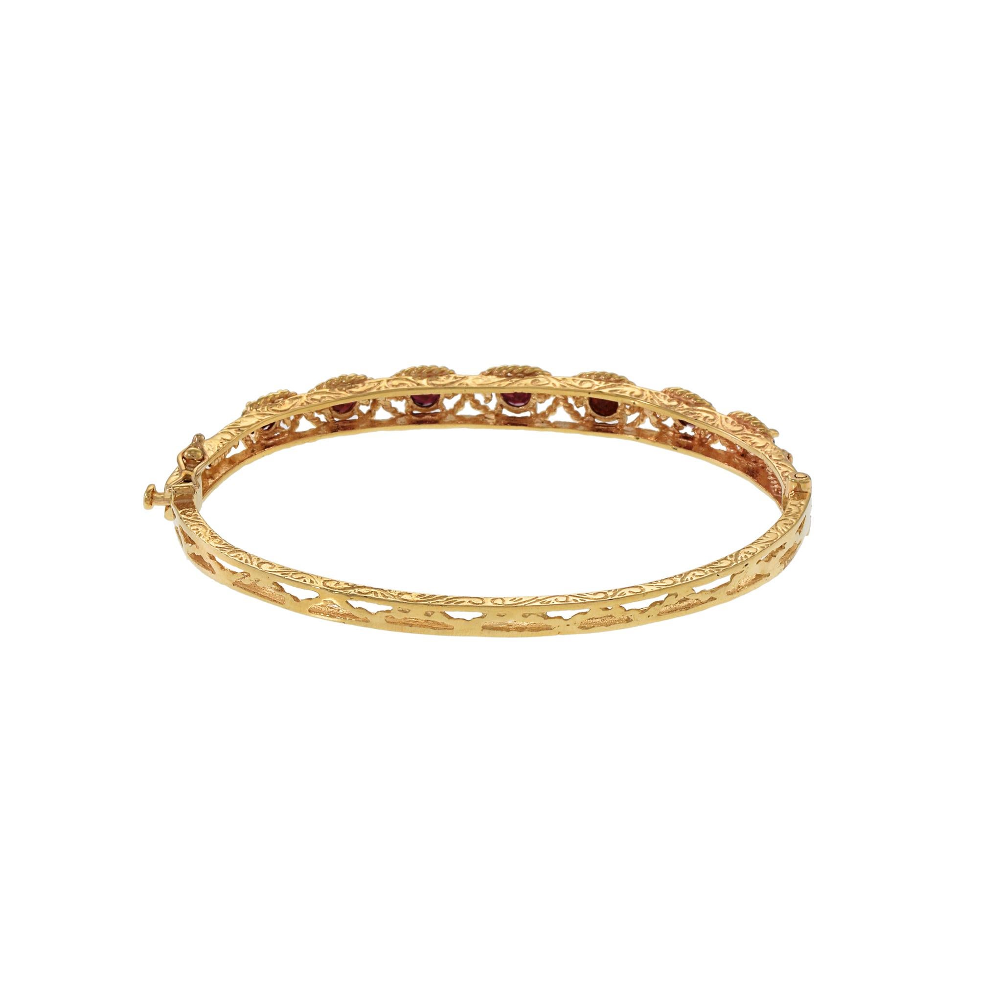 Bracelet Retro Era en or jaune 14KT avec grenat Pour femmes en vente