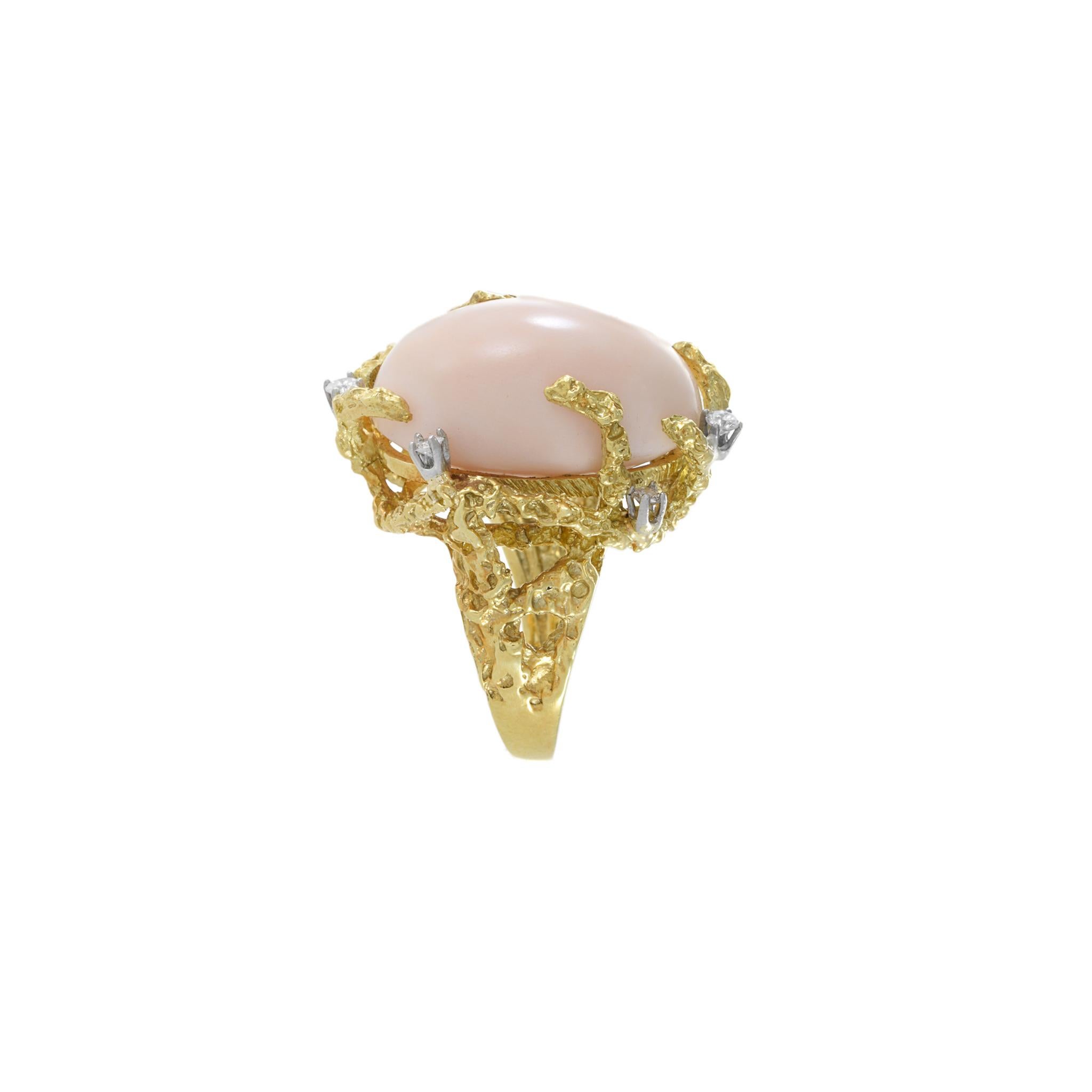 Women's or Men's Retro Era 18KT Yellow Gold Angel Skin Coral And Diamond Ring For Sale