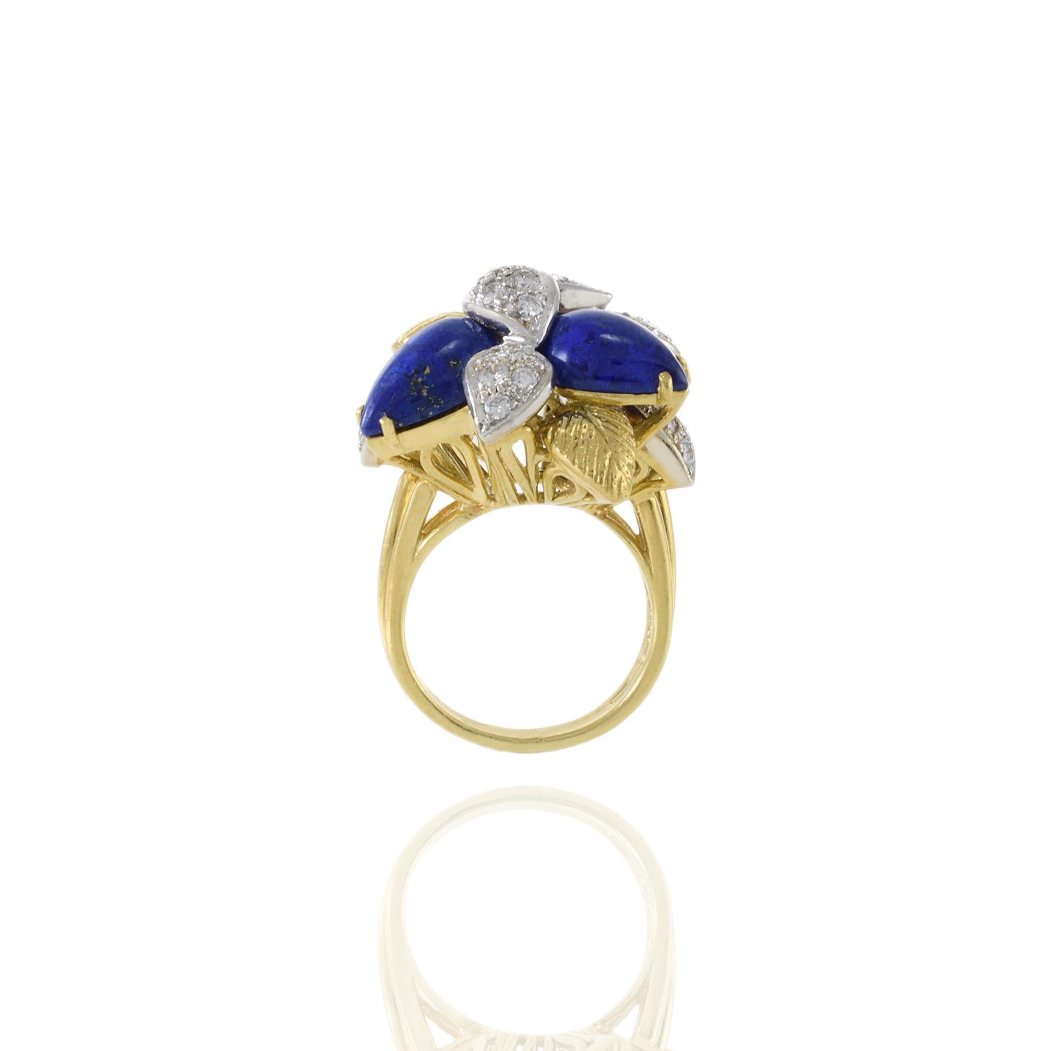 Women's or Men's Retro Era 18KT Yellow Gold Lapis Lazuli And Diamond Flower Ring For Sale