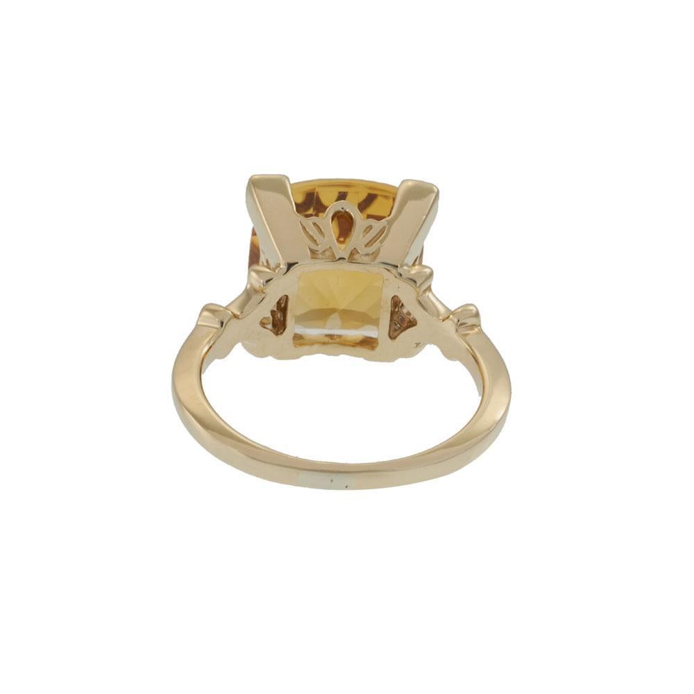 Retro Era Citrine Ring in 14KT Yellow Gold For Sale 2