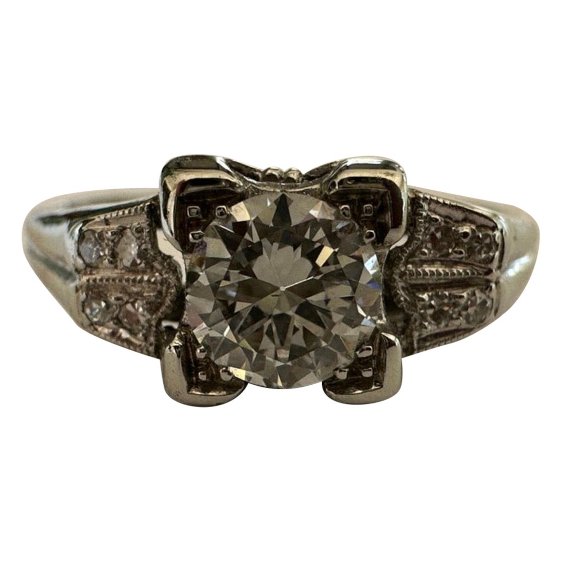 Bague de fiançailles à diamant de l
ère rétro