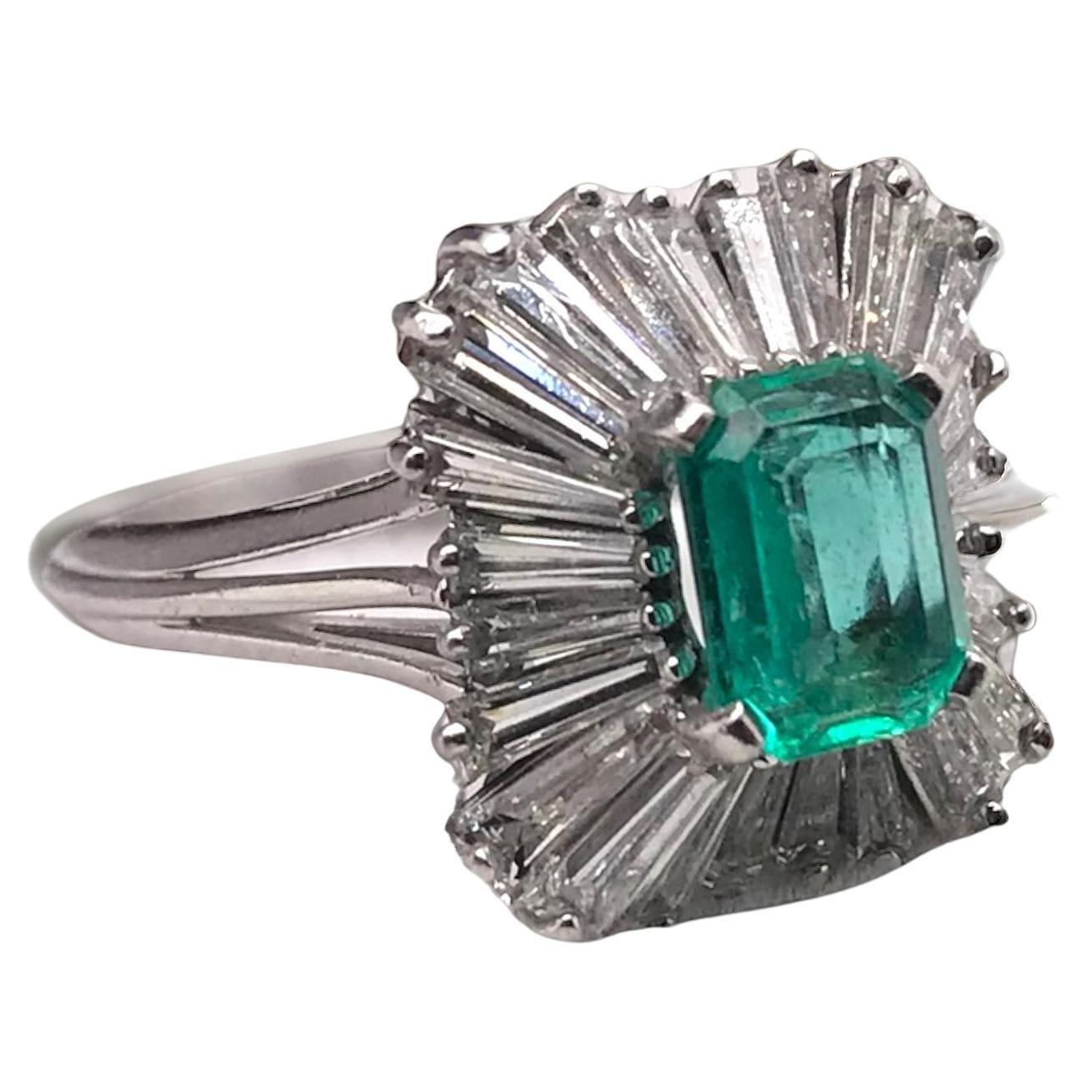 Retro Era Platinum Ballerina Style Colombian Emerald & Diamond Cocktail Ring For Sale