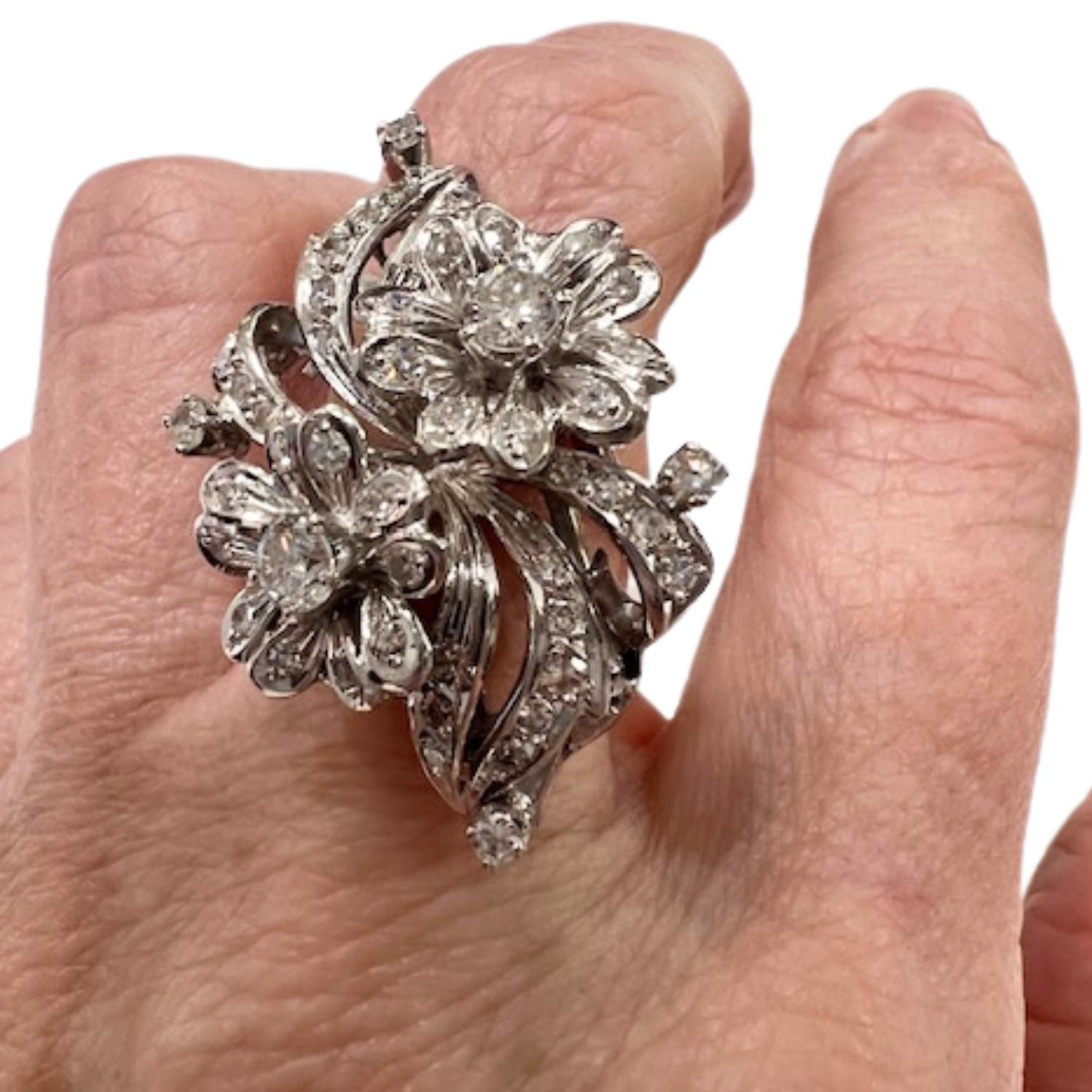 Rétro Style rétro de l'époque 1940-1945  Bague en or à la mode avec 0,80 ct de diamants en vente