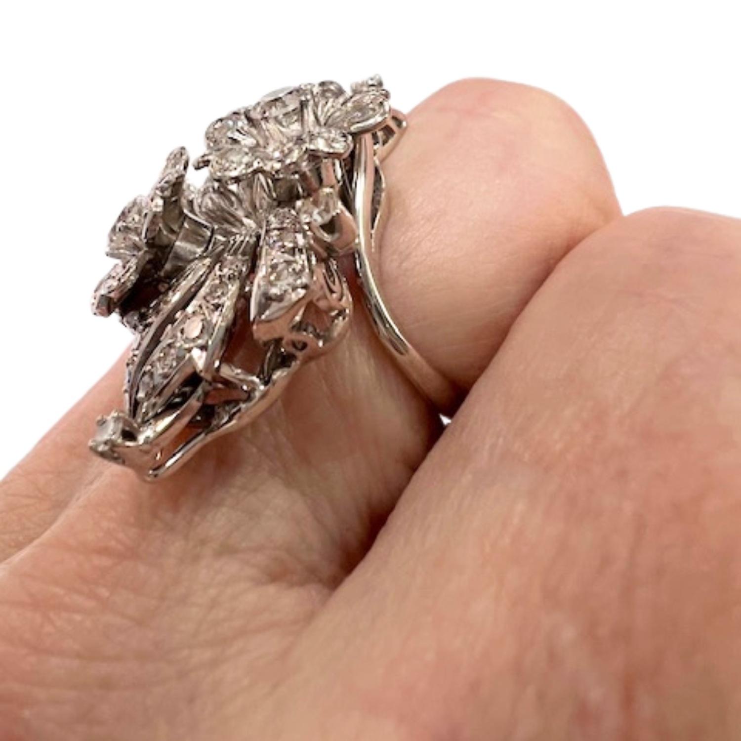 Style rétro de l'époque 1940-1945  Bague en or à la mode avec 0,80 ct de diamants Pour femmes en vente
