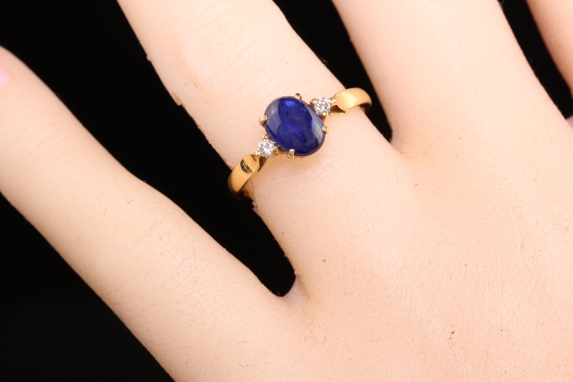 Women's or Men's Retro Estate 18K Yellow Gold Cabochon Sapphire Diamond Ring For Sale