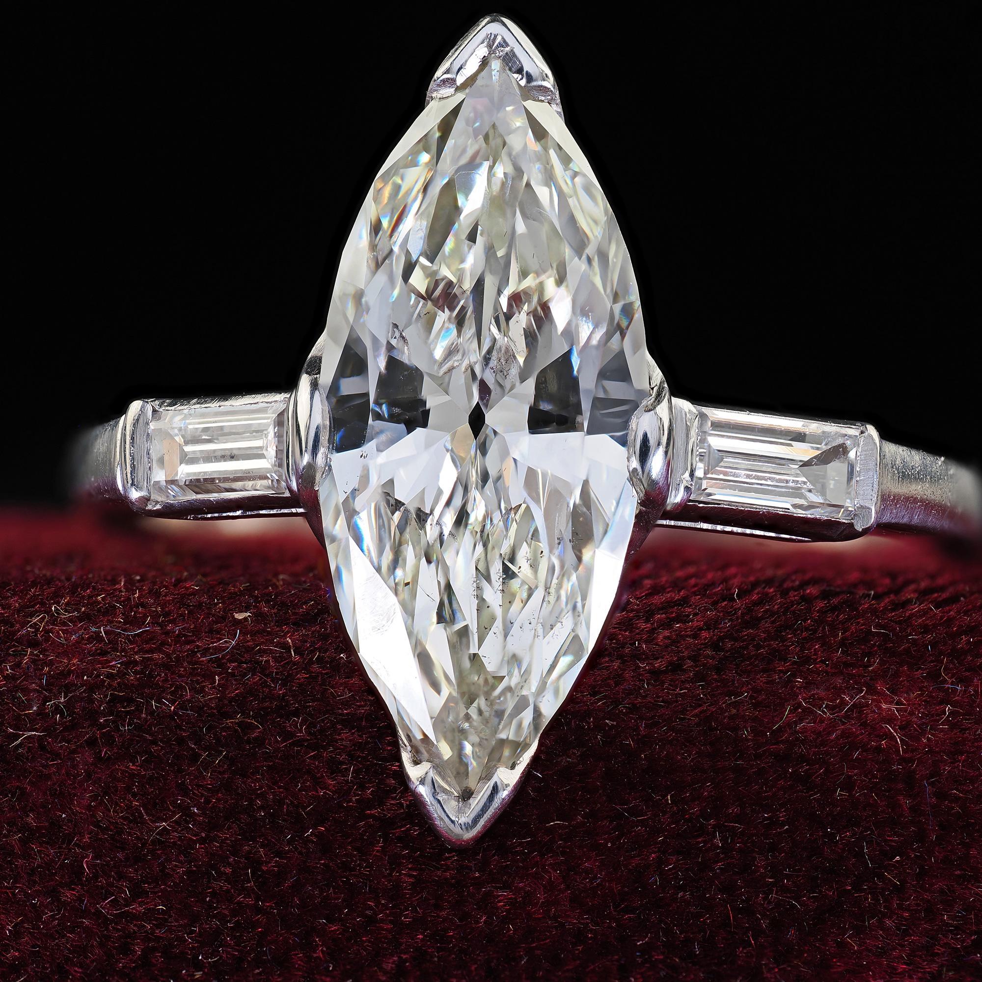 Donna Anello di fidanzamento smerlato con diamante marquise taglio vecchio in platino Retro Estate - GIA in vendita