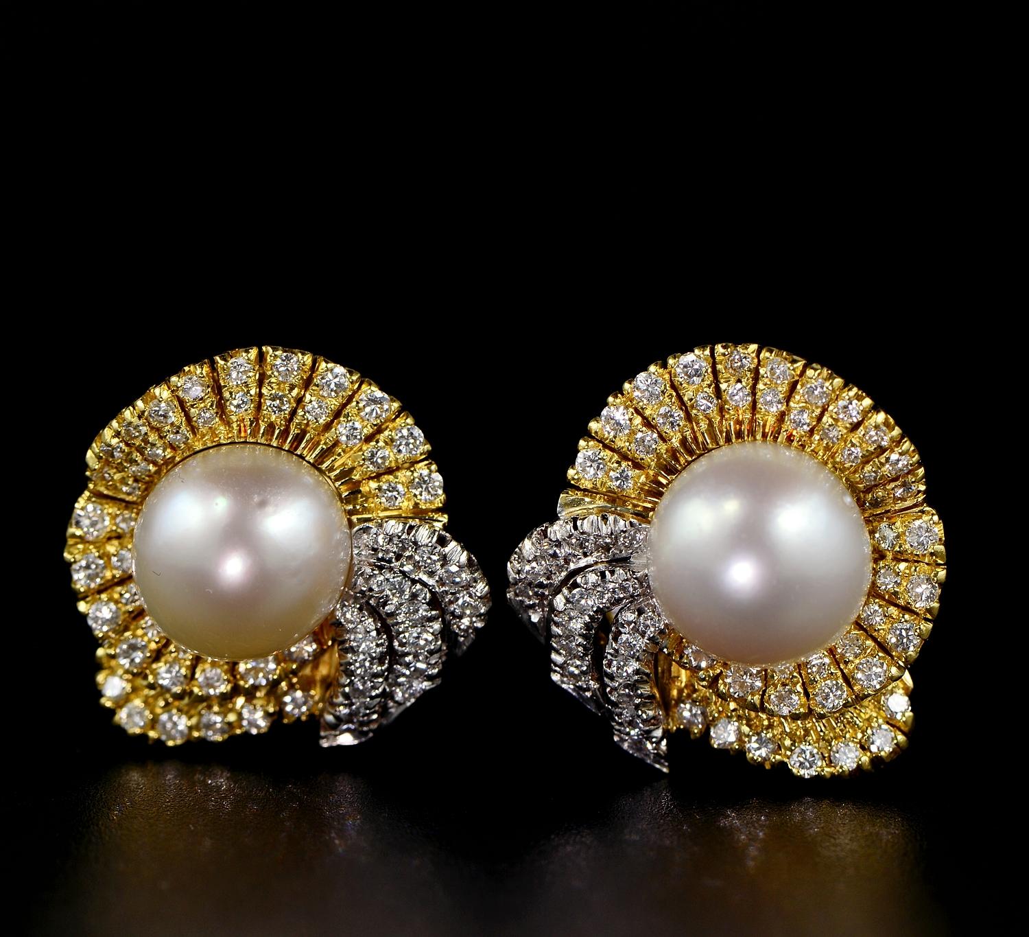 This charming pair of Pearl and Diamond earrings are 1945 ca
Skilfully hand crafted of solid 18 Kt gold by past jewellery masters in unique Diamond Bow design expressing the fashion trend of that period as favorite
Centrally set with two well