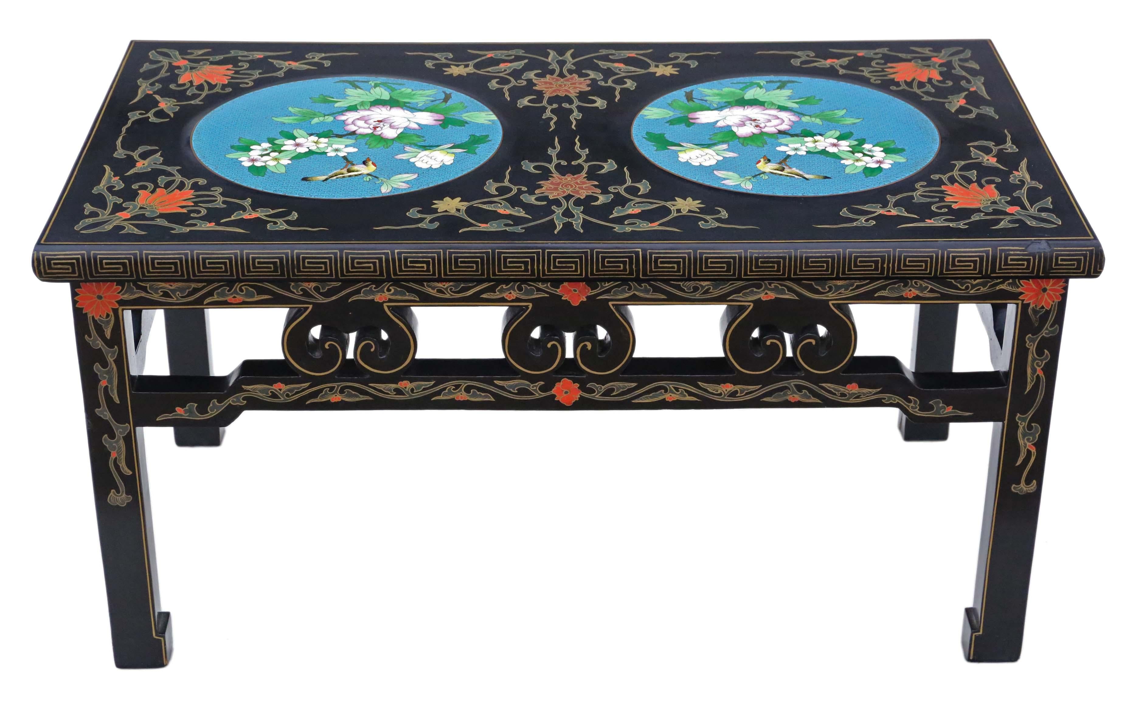 Retro Fine Quality Chinoiserie Chinese Decorated Black Lacquer Coffee Table For Sale 3