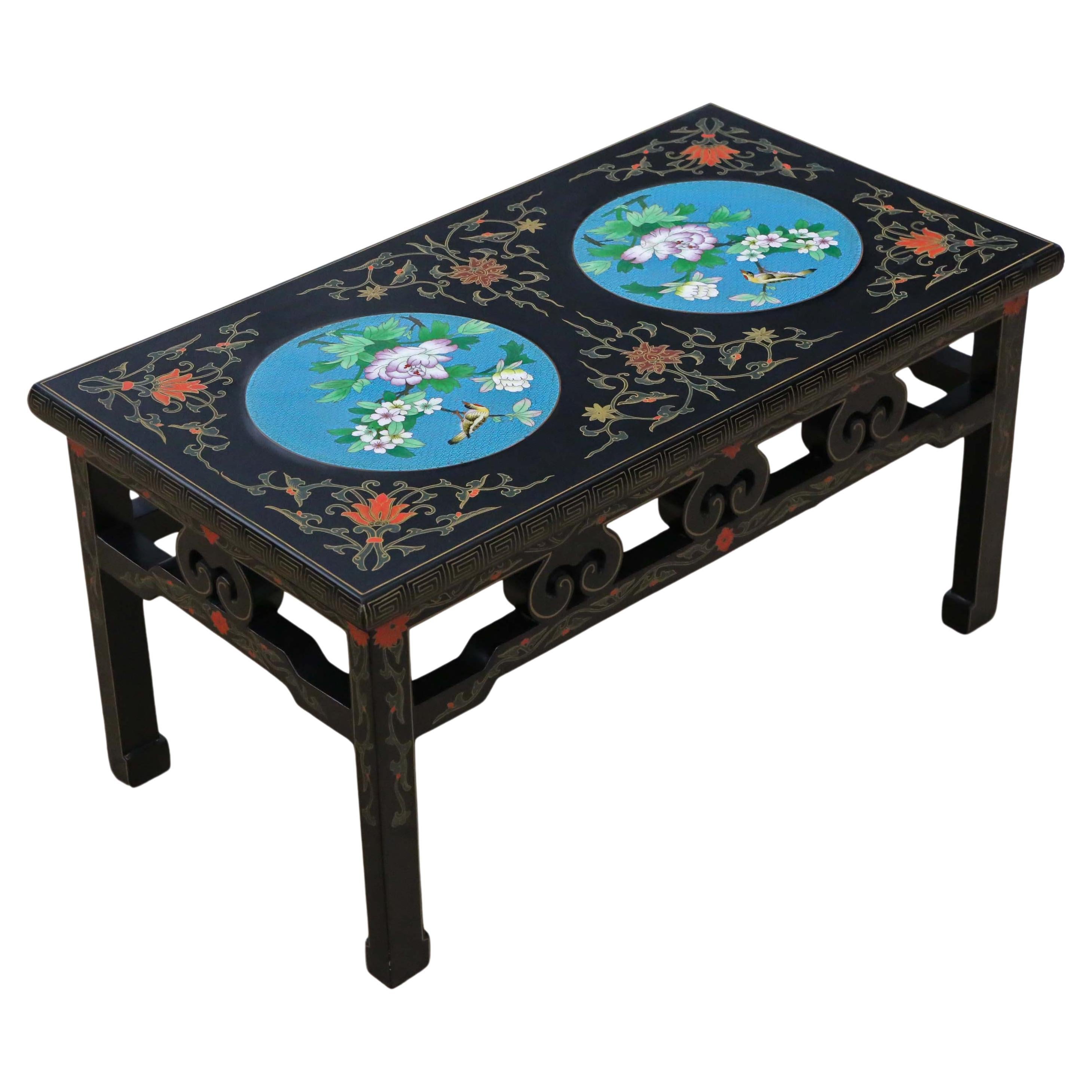 Retro Fine Quality Chinoiserie Chinese Decorated Black Lacquer Coffee Table For Sale