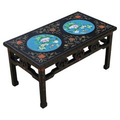 Vintage Fine Quality Chinoiserie Chinese Decorated Black Lacquer Coffee Table