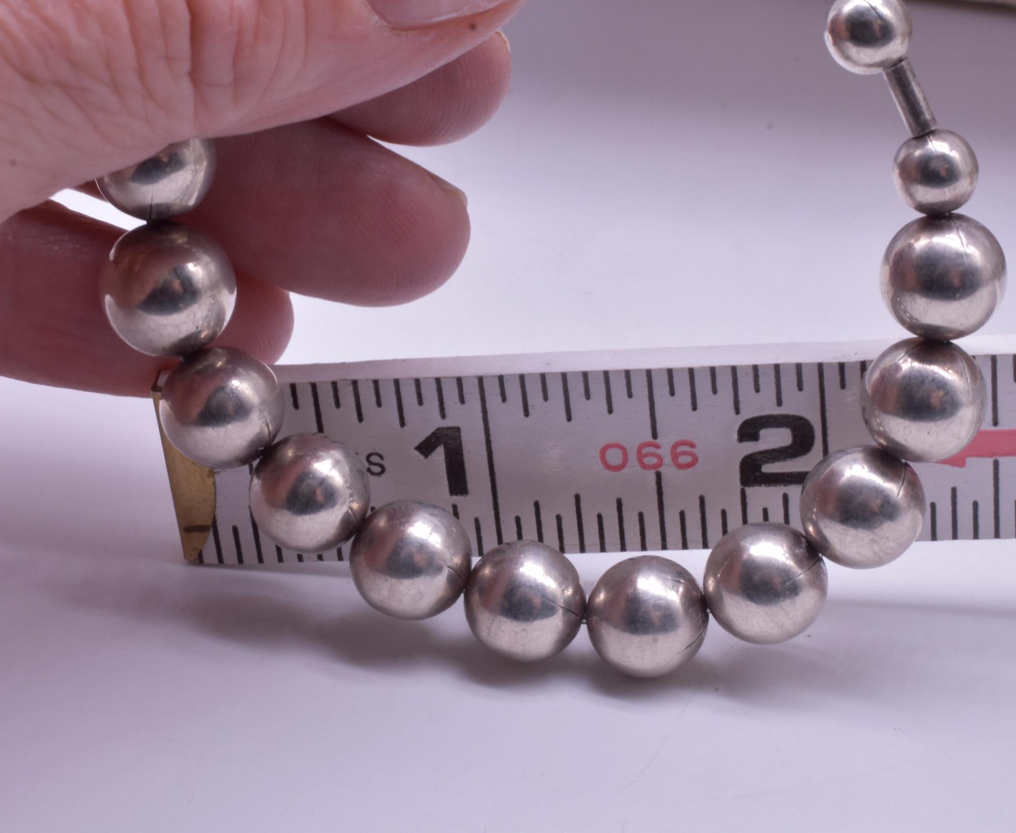 Retro Flexible Bracelet of Graduated 925 Sterling Silver Balls For Sale 3