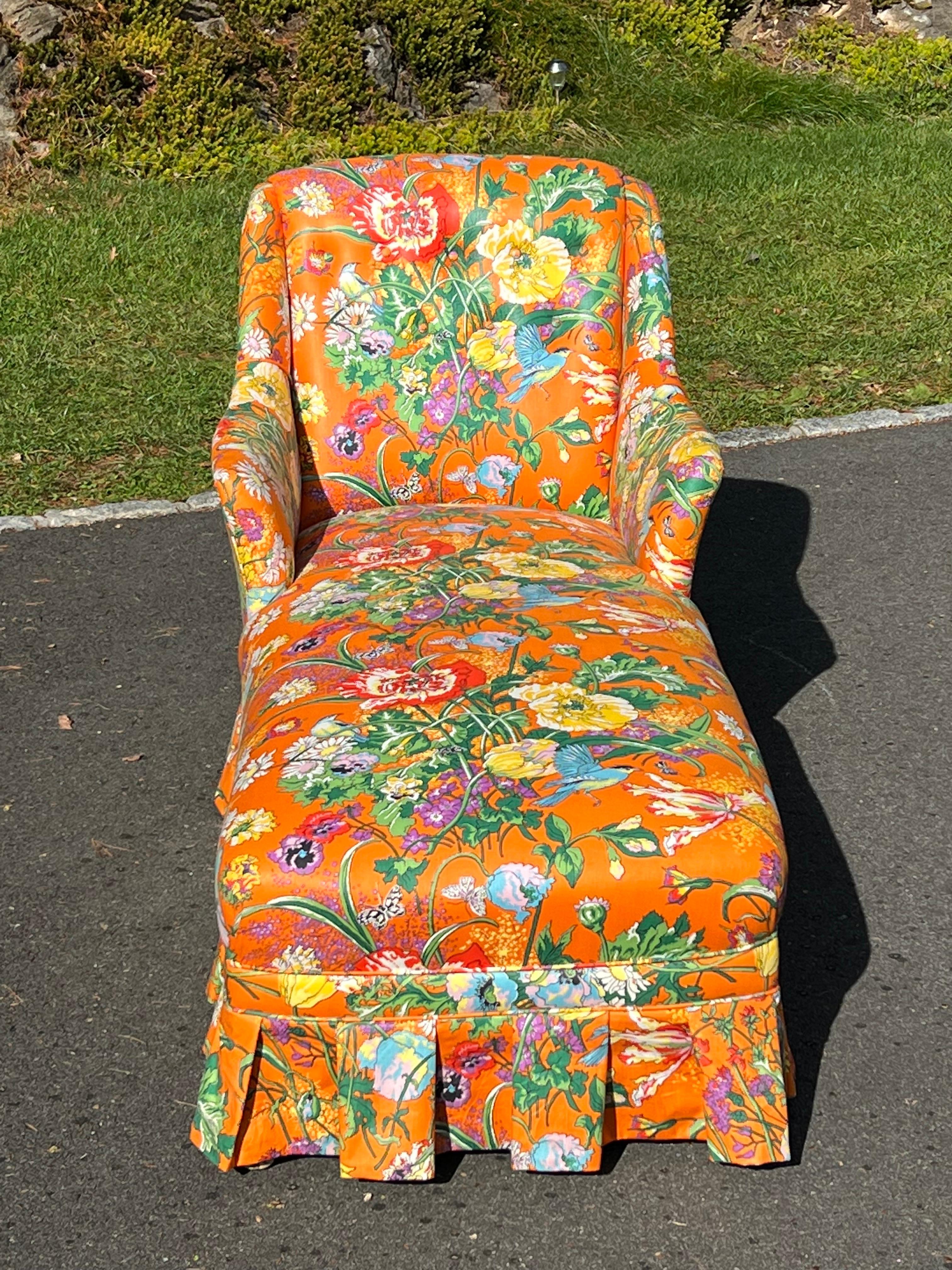 Retro Floral Chaise Lounge in Orange In Excellent Condition For Sale In Redding, CT